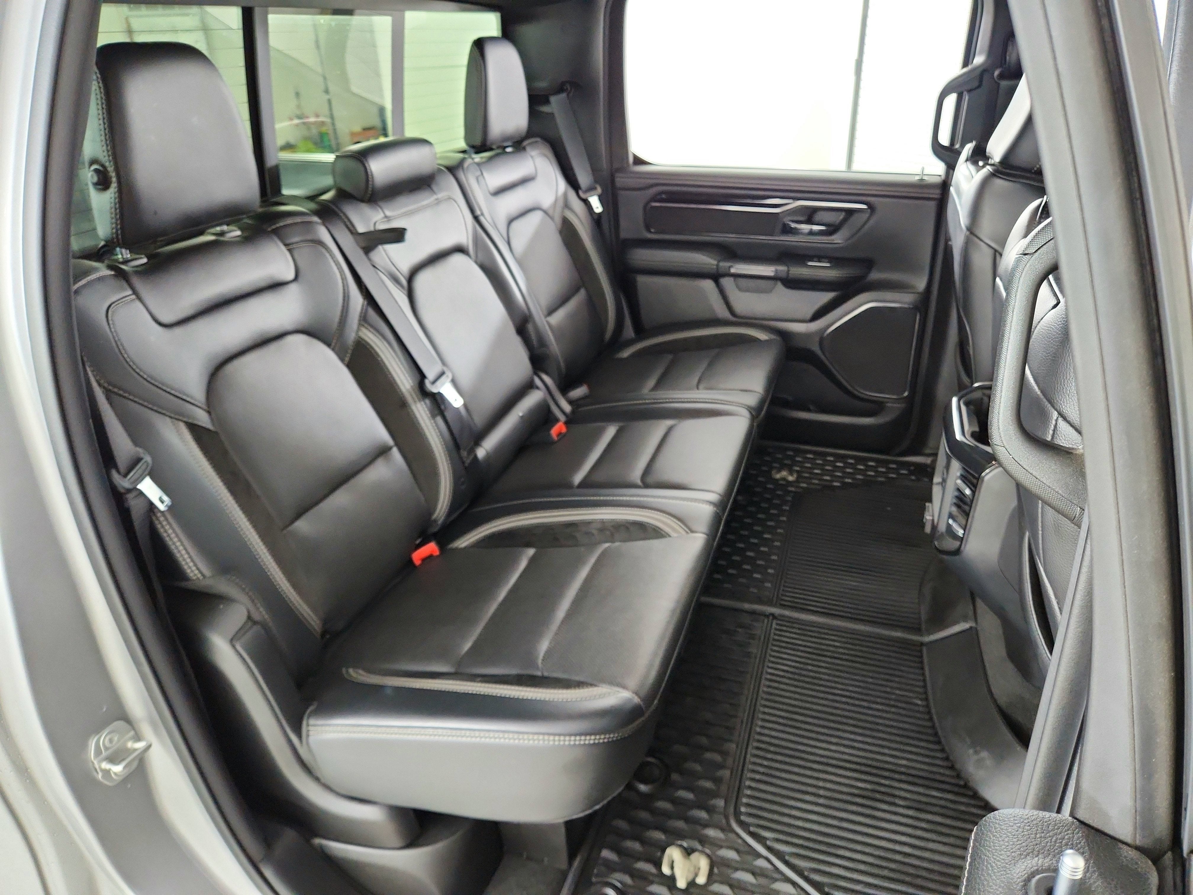 2022 RAM 1500 Laramie Crew Cab 4x4 5'7' Box