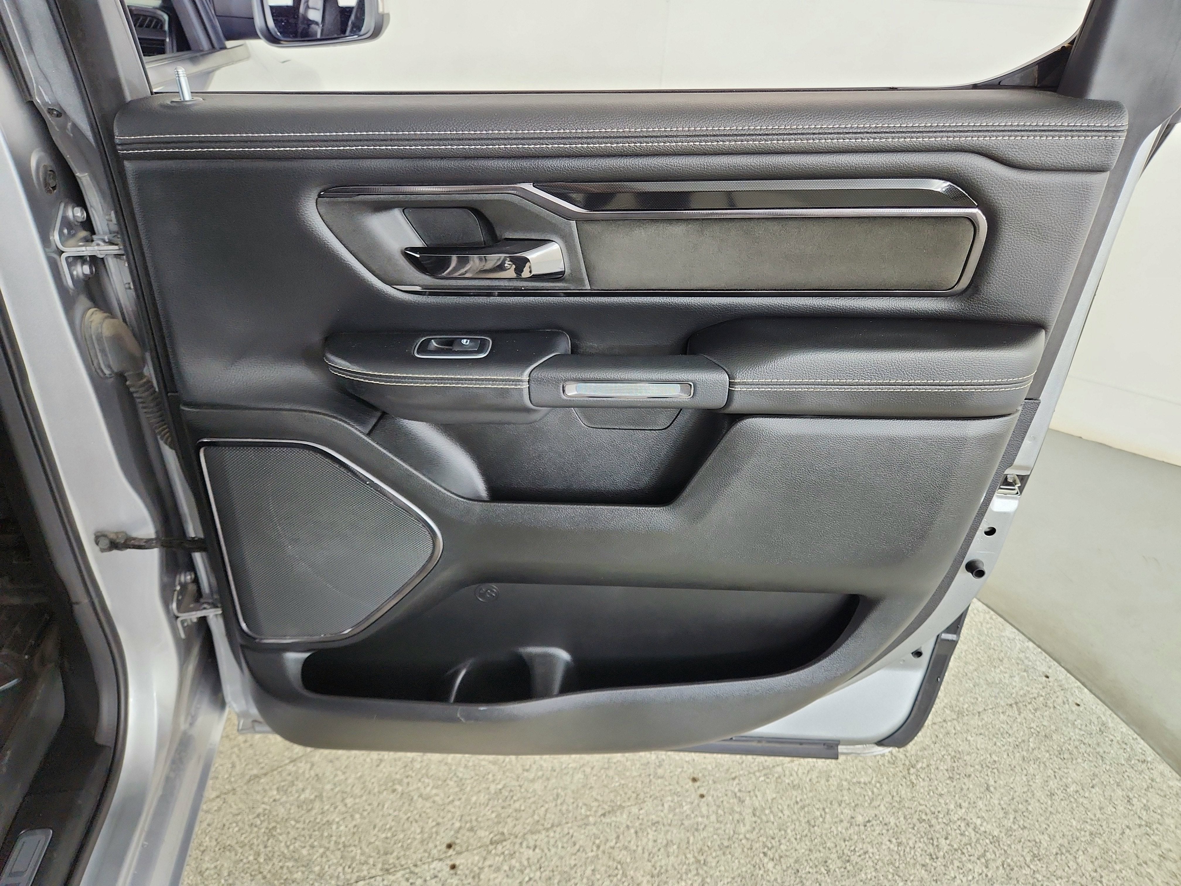 2022 RAM 1500 Laramie Crew Cab 4x4 5'7' Box