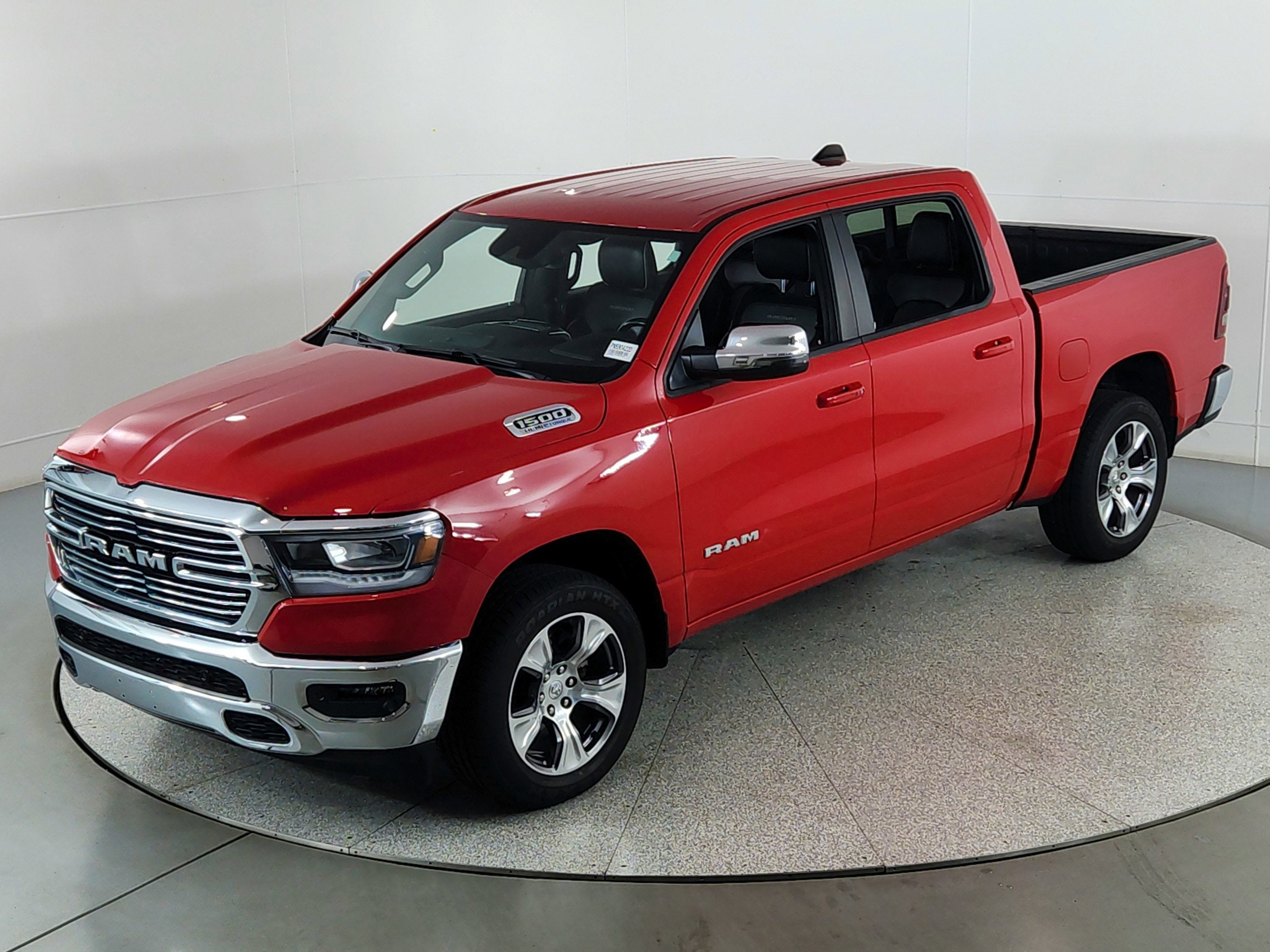 2023 RAM 1500 Laramie Crew Cab 4x4 5'7' Box