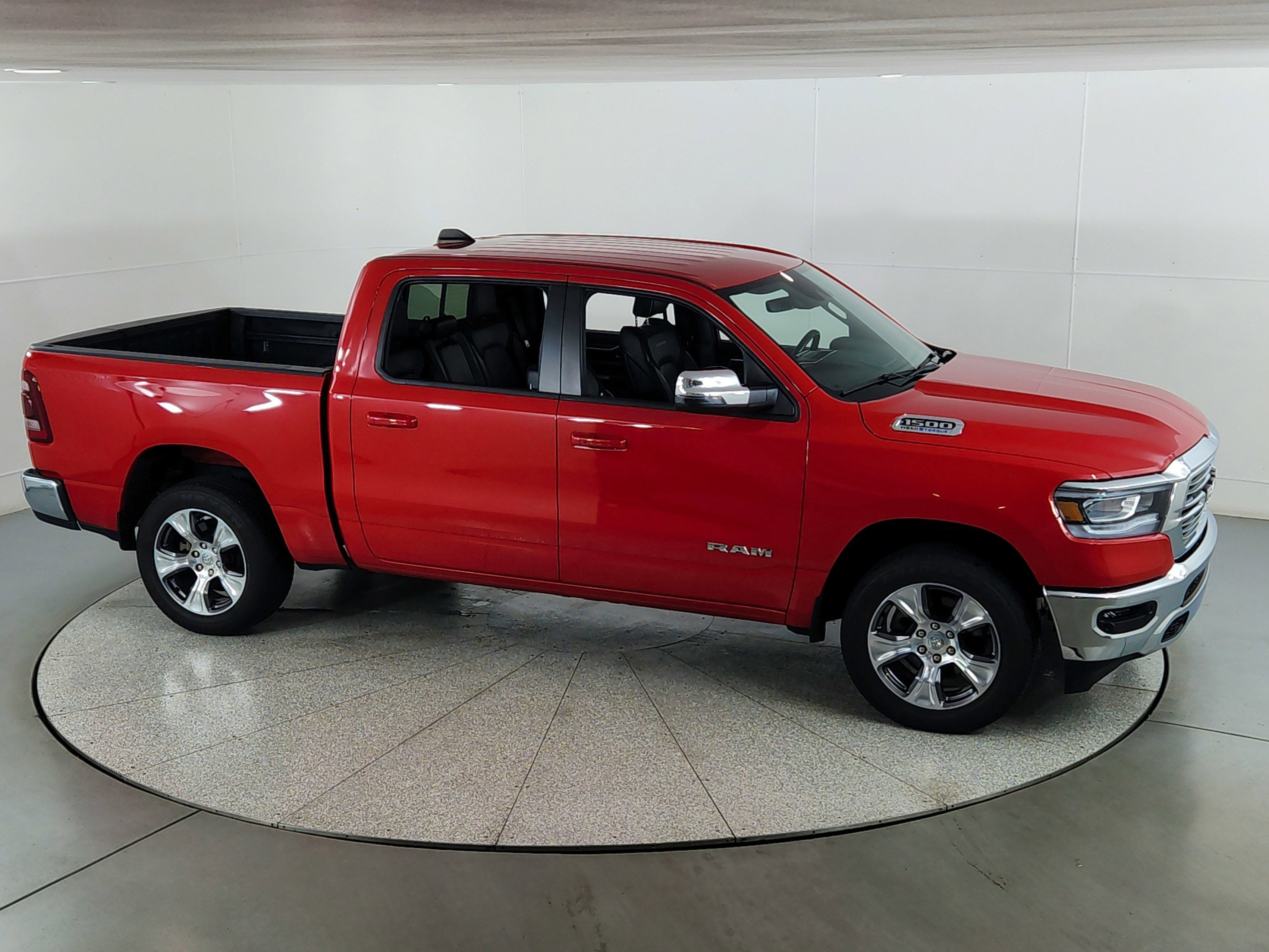 2023 RAM 1500 Laramie Crew Cab 4x4 5'7' Box