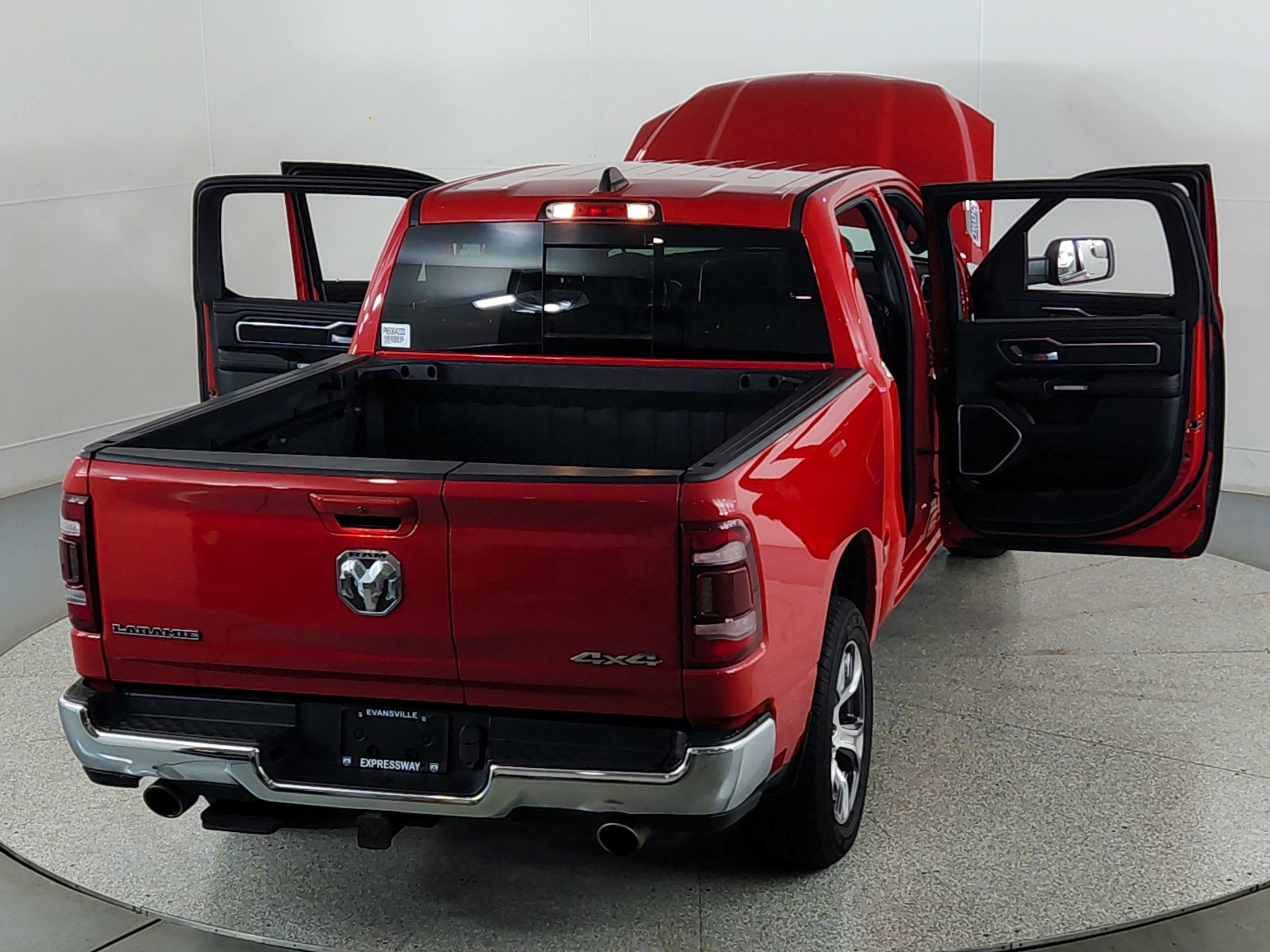 2023 RAM 1500 Laramie Crew Cab 4x4 5'7' Box