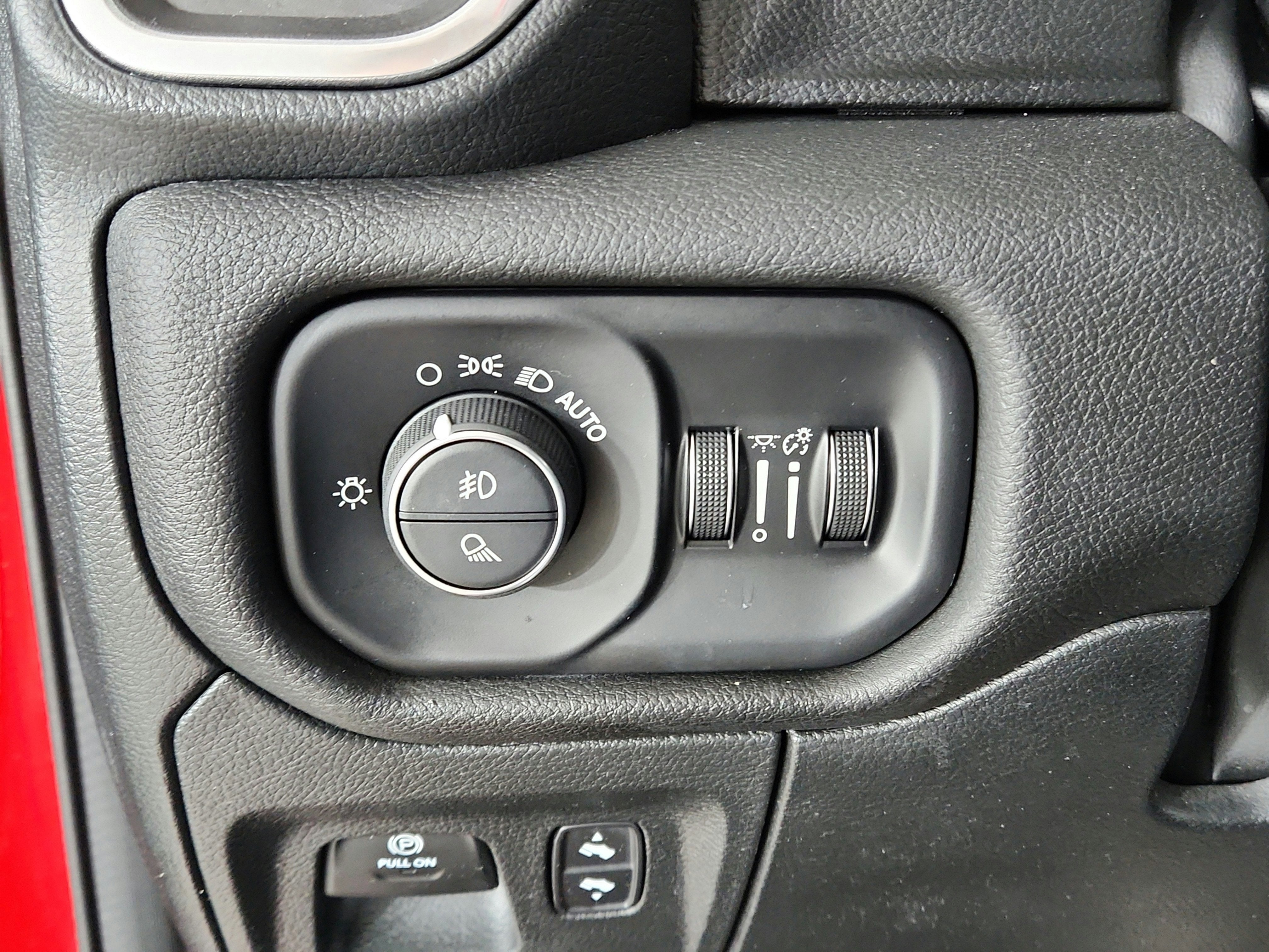 2023 RAM 1500 Laramie Crew Cab 4x4 5'7' Box