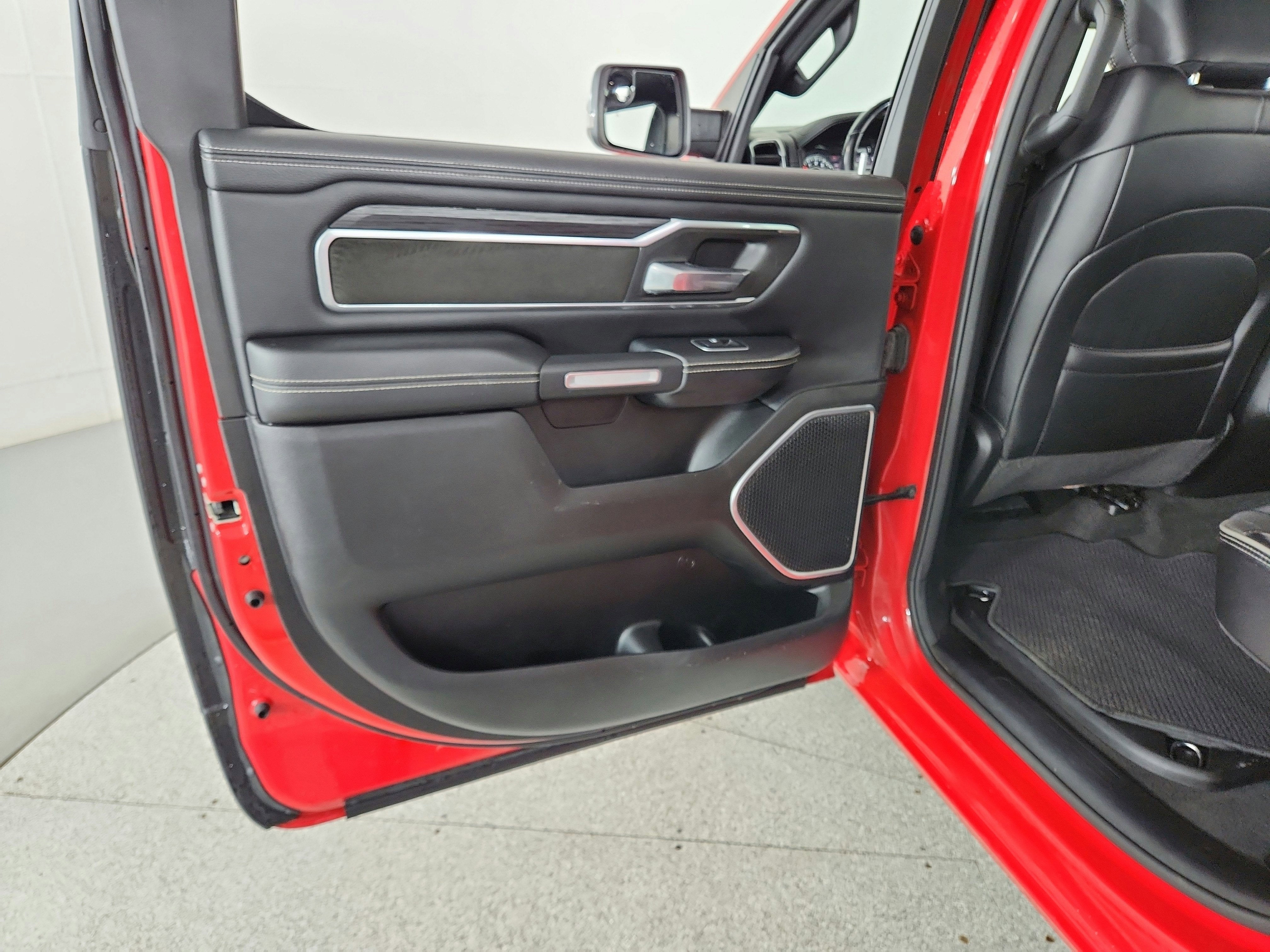 2023 RAM 1500 Laramie Crew Cab 4x4 5'7' Box