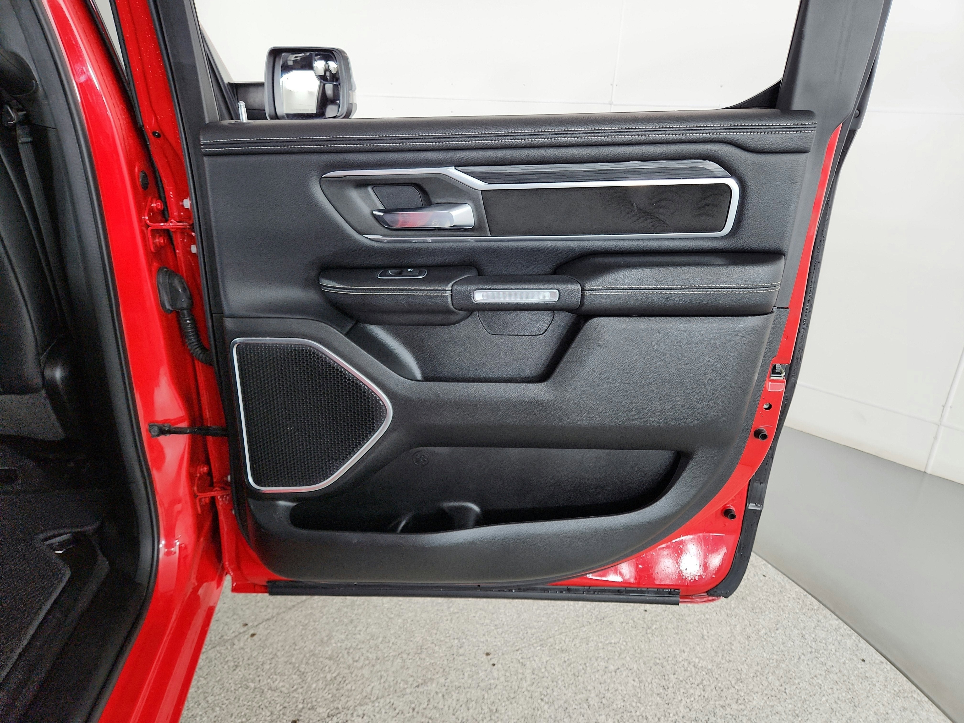 2023 RAM 1500 Laramie Crew Cab 4x4 5'7' Box