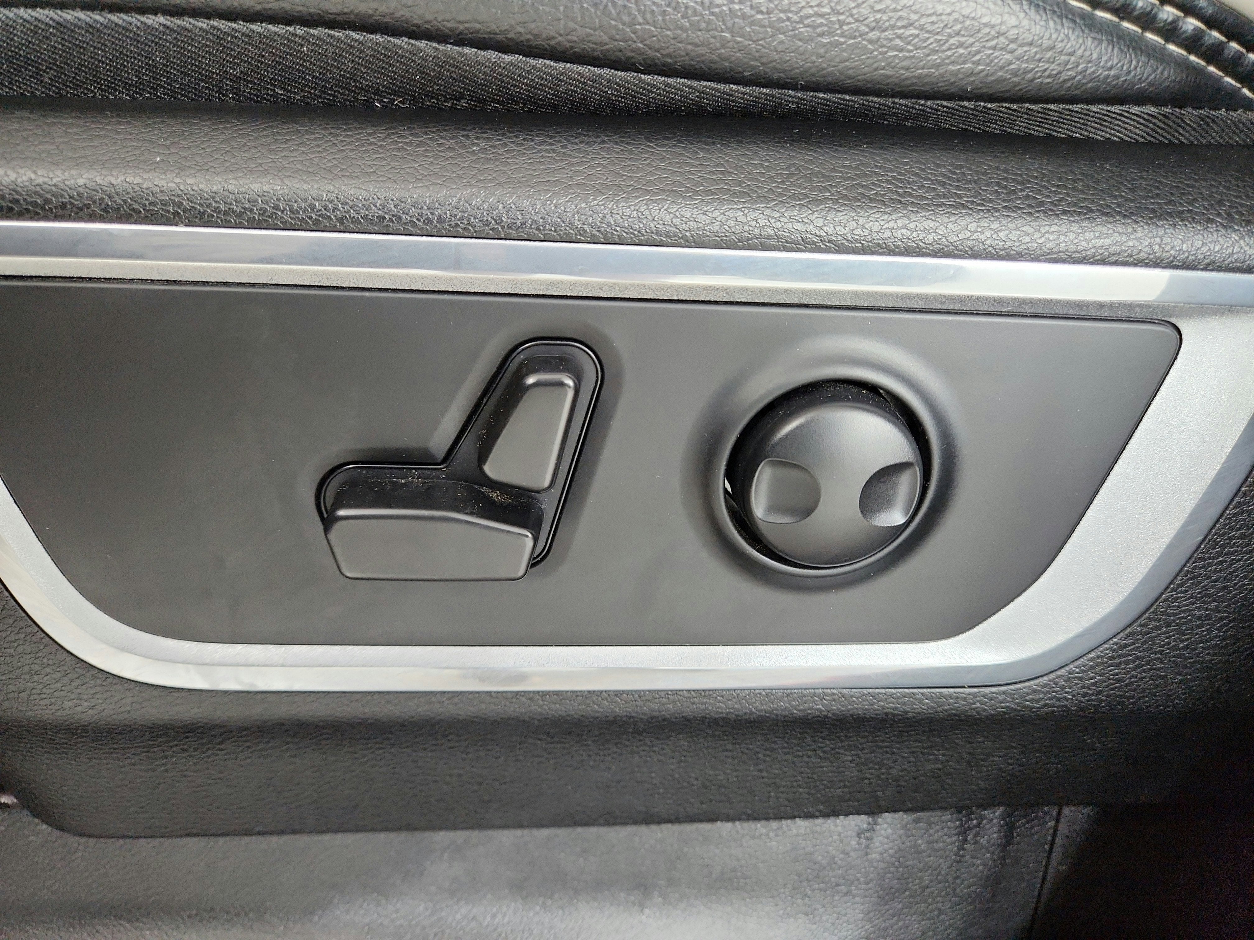 2023 RAM 1500 Laramie Crew Cab 4x4 5'7' Box