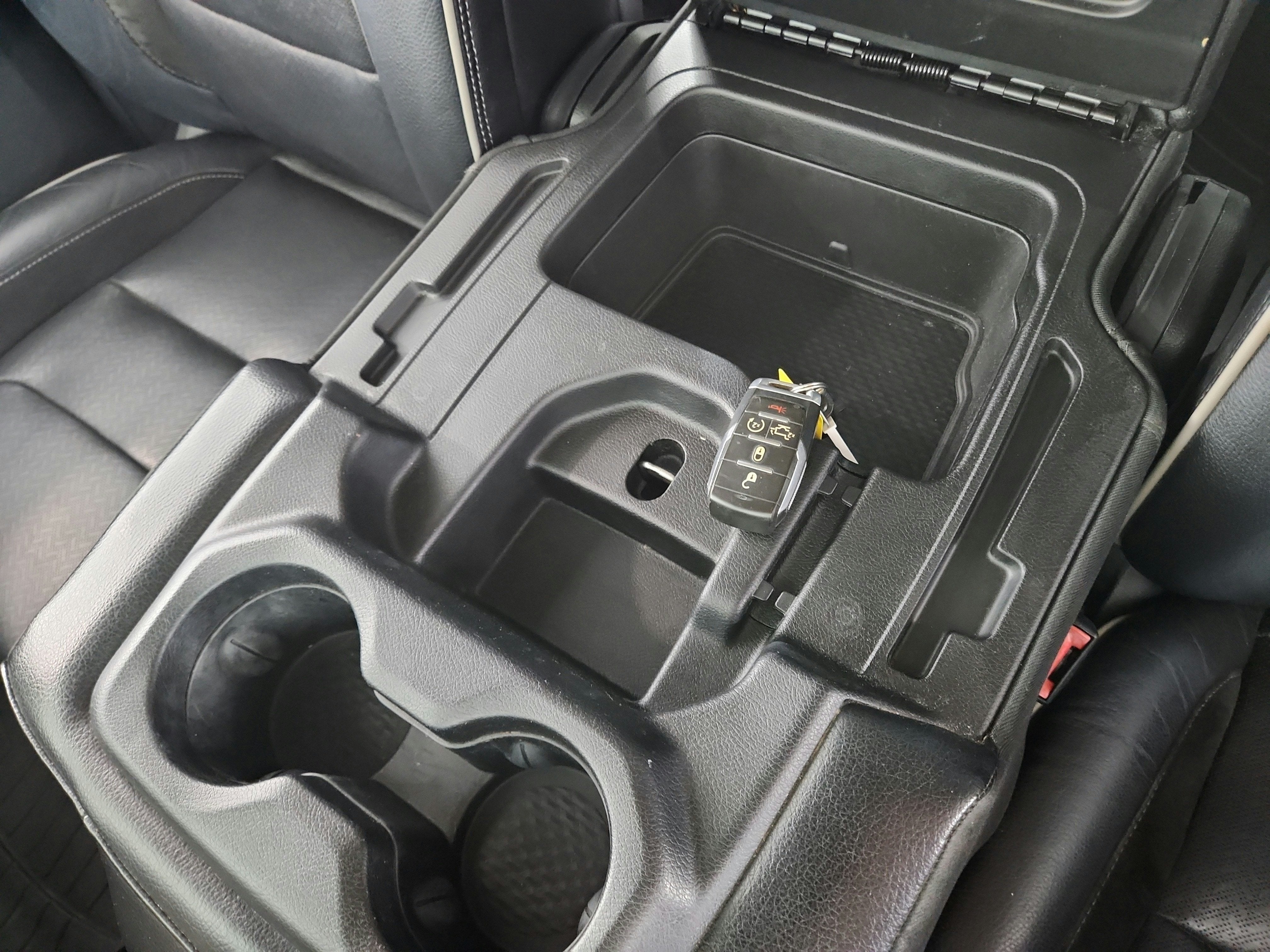 2019 RAM 1500 Laramie Crew Cab 4x4 5'7' Box