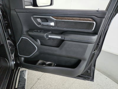 2019 RAM 1500 Laramie Crew Cab 4x4 5'7' Box