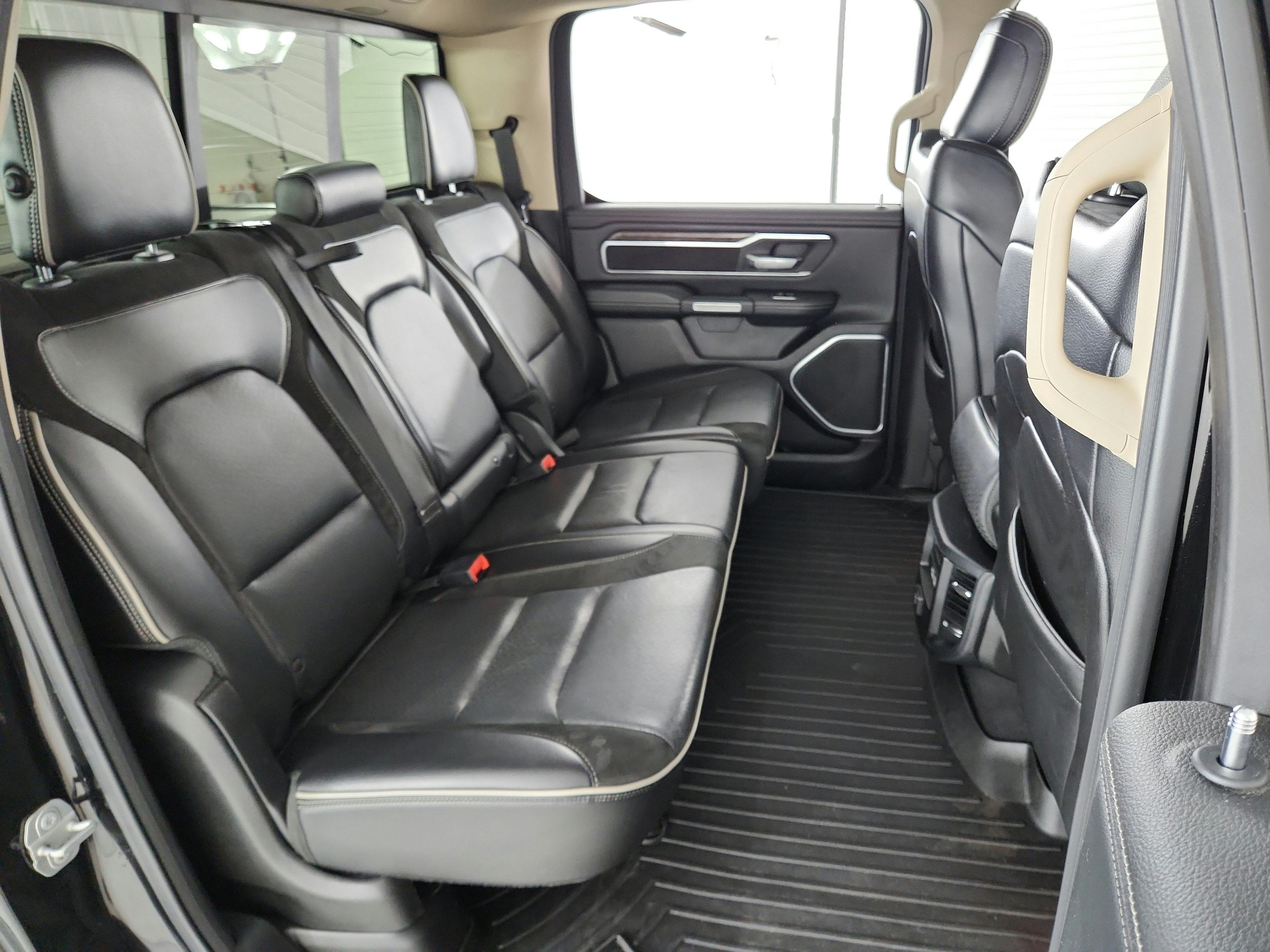 2019 RAM 1500 Laramie Crew Cab 4x4 5'7' Box