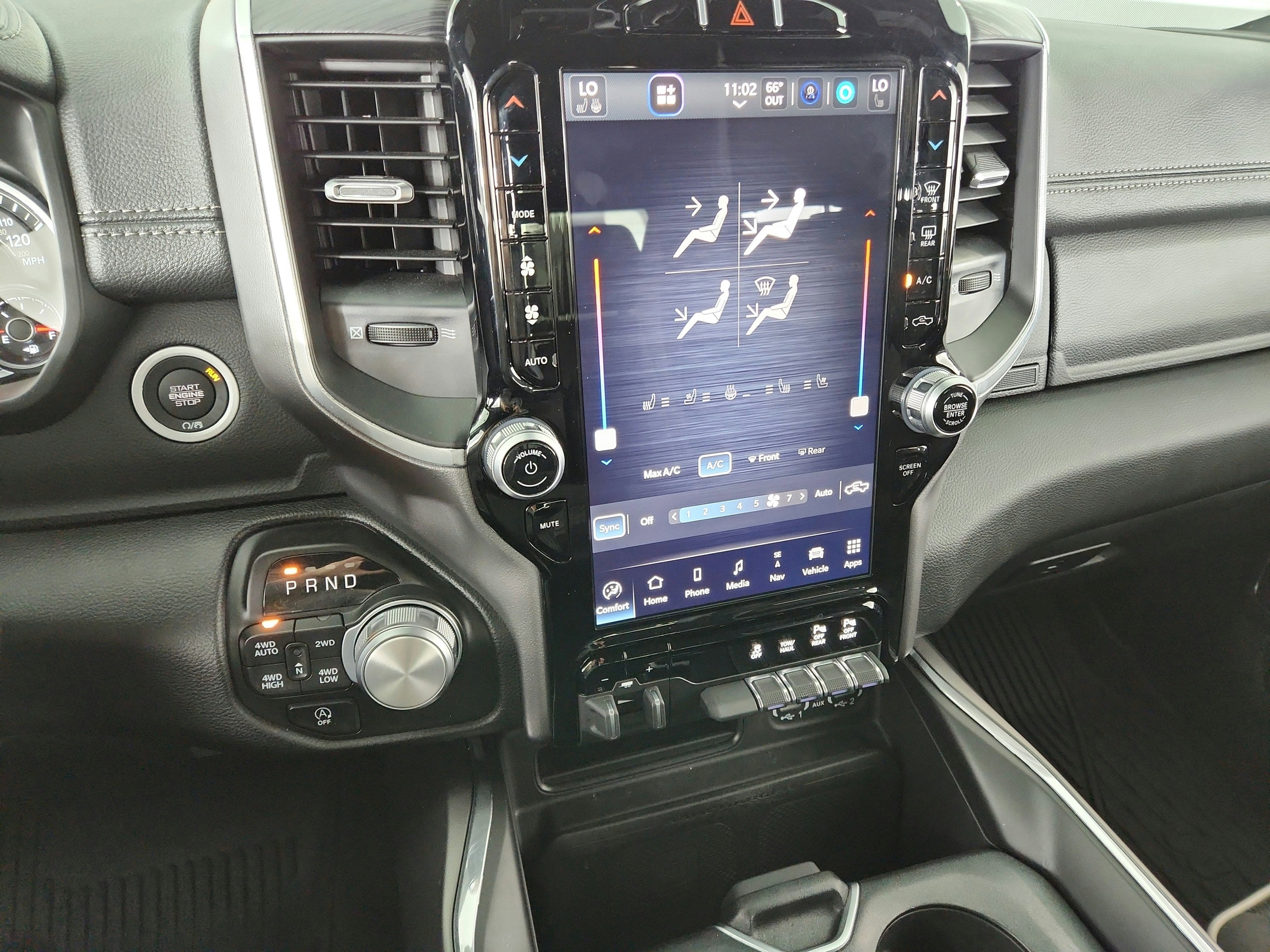 2023 RAM 1500 Laramie Crew Cab 4x4 5'7' Box