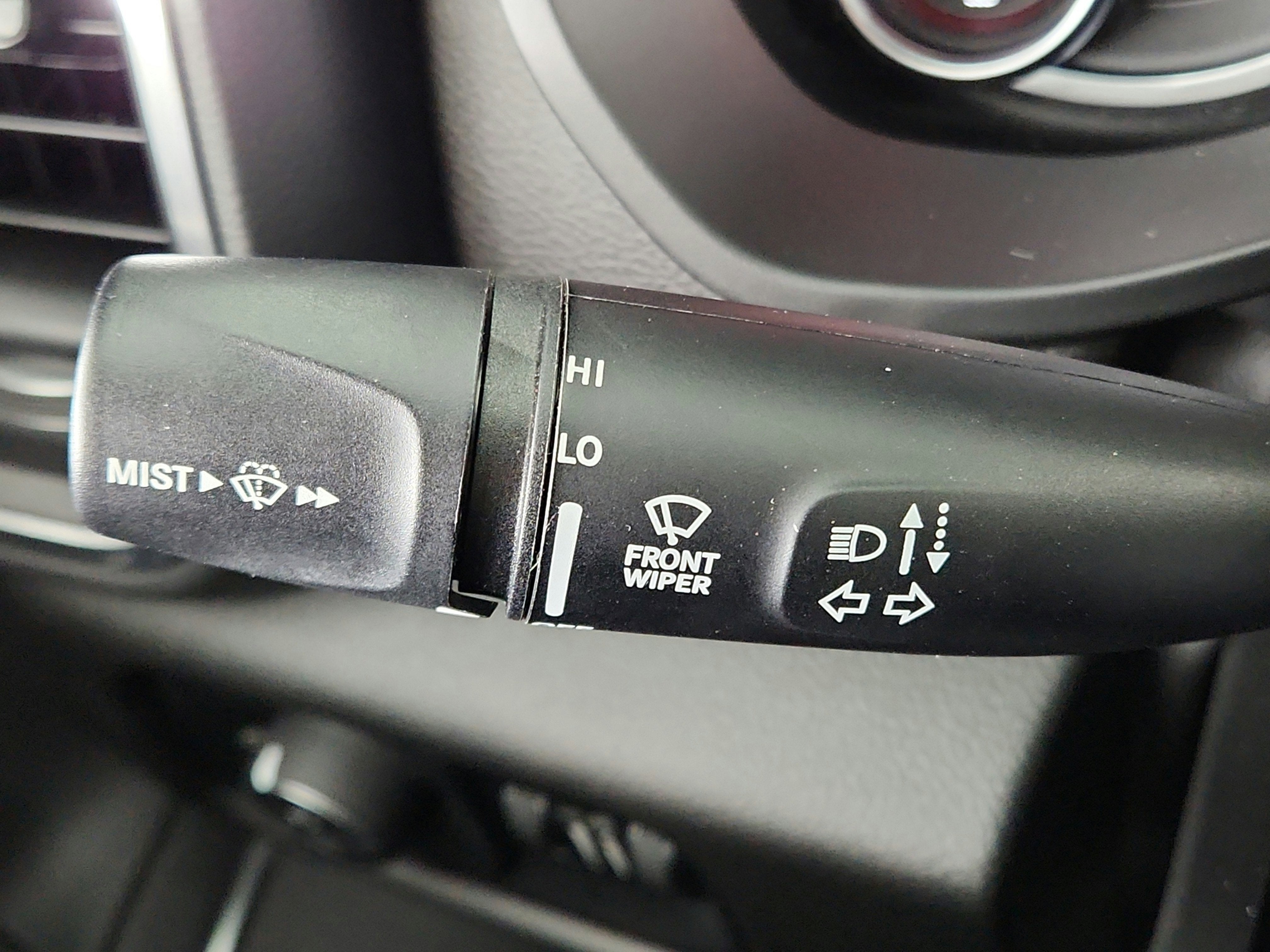 2023 RAM 1500 Laramie Crew Cab 4x4 5'7' Box