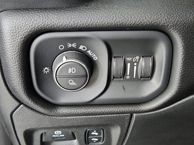 2023 RAM 1500 Laramie Crew Cab 4x4 5'7' Box