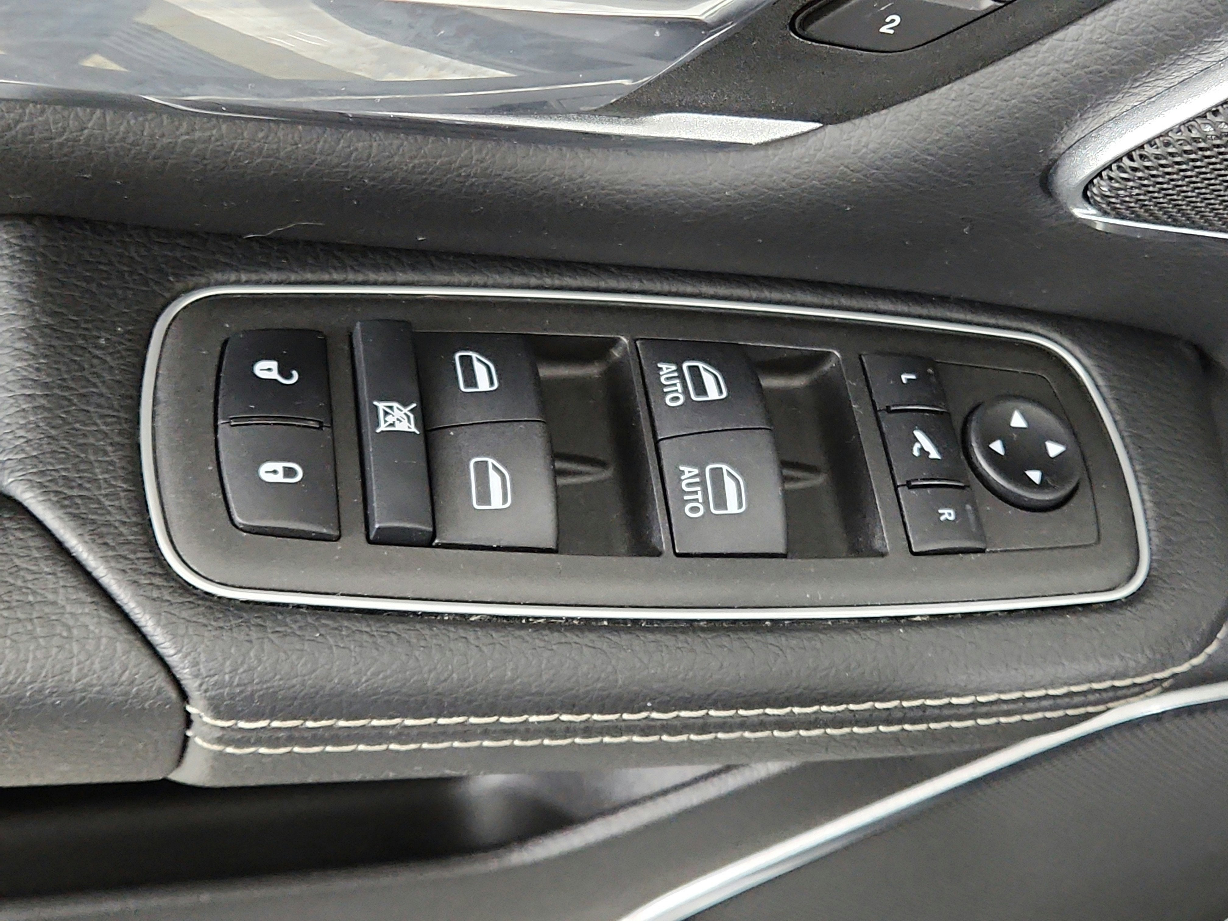 2023 RAM 1500 Laramie Crew Cab 4x4 5'7' Box