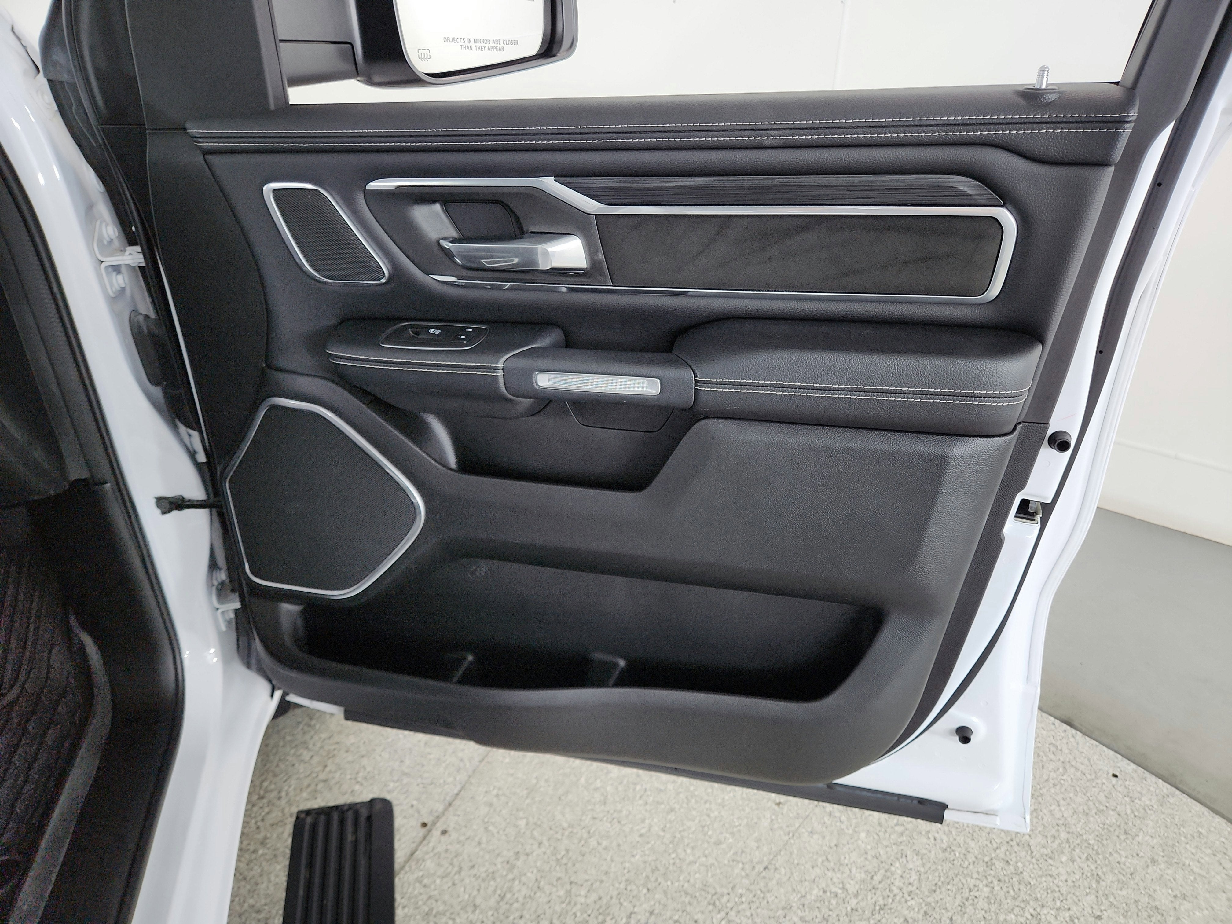 2023 RAM 1500 Laramie Crew Cab 4x4 5'7' Box