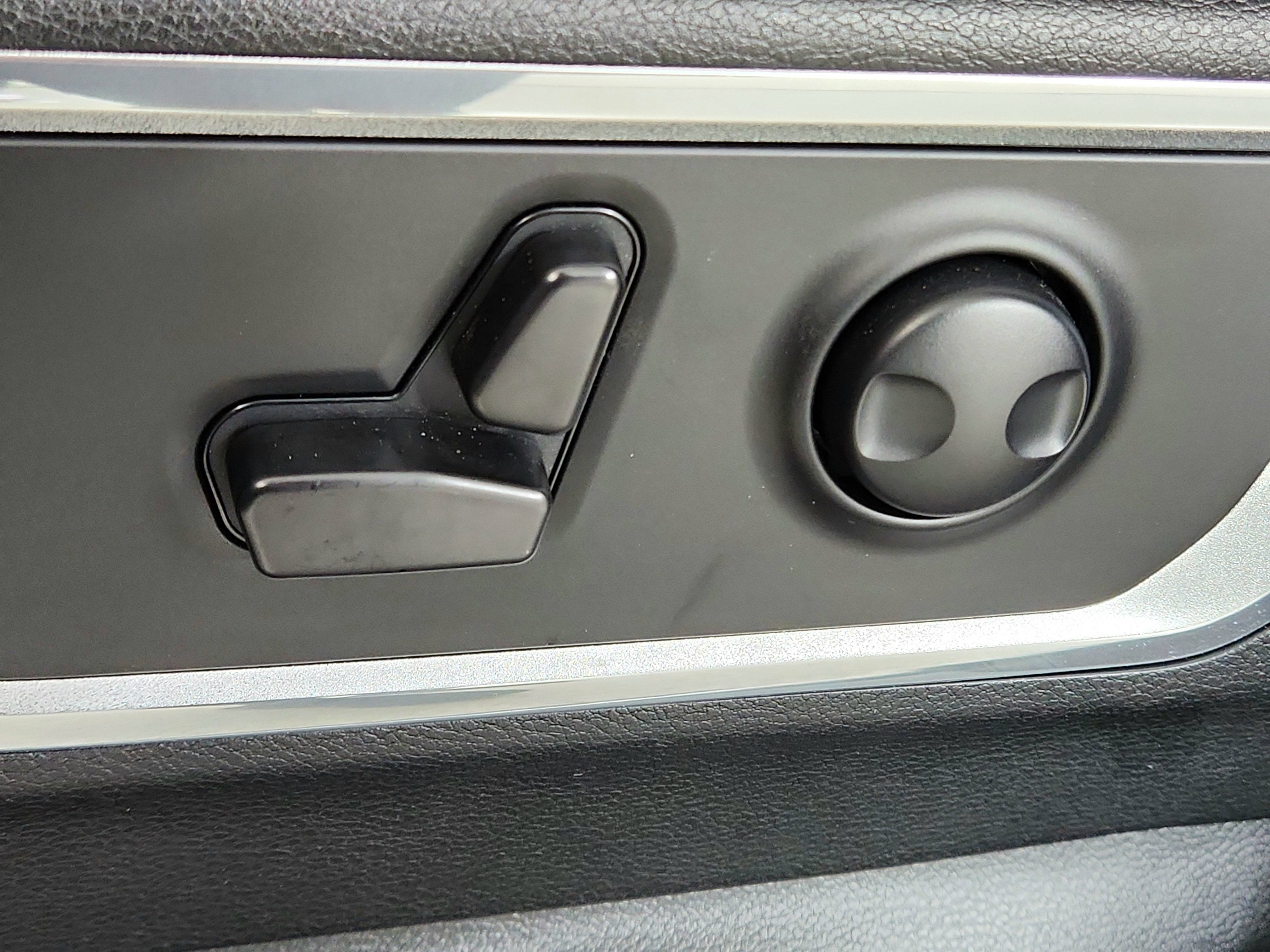 2023 RAM 1500 Laramie Crew Cab 4x4 5'7' Box