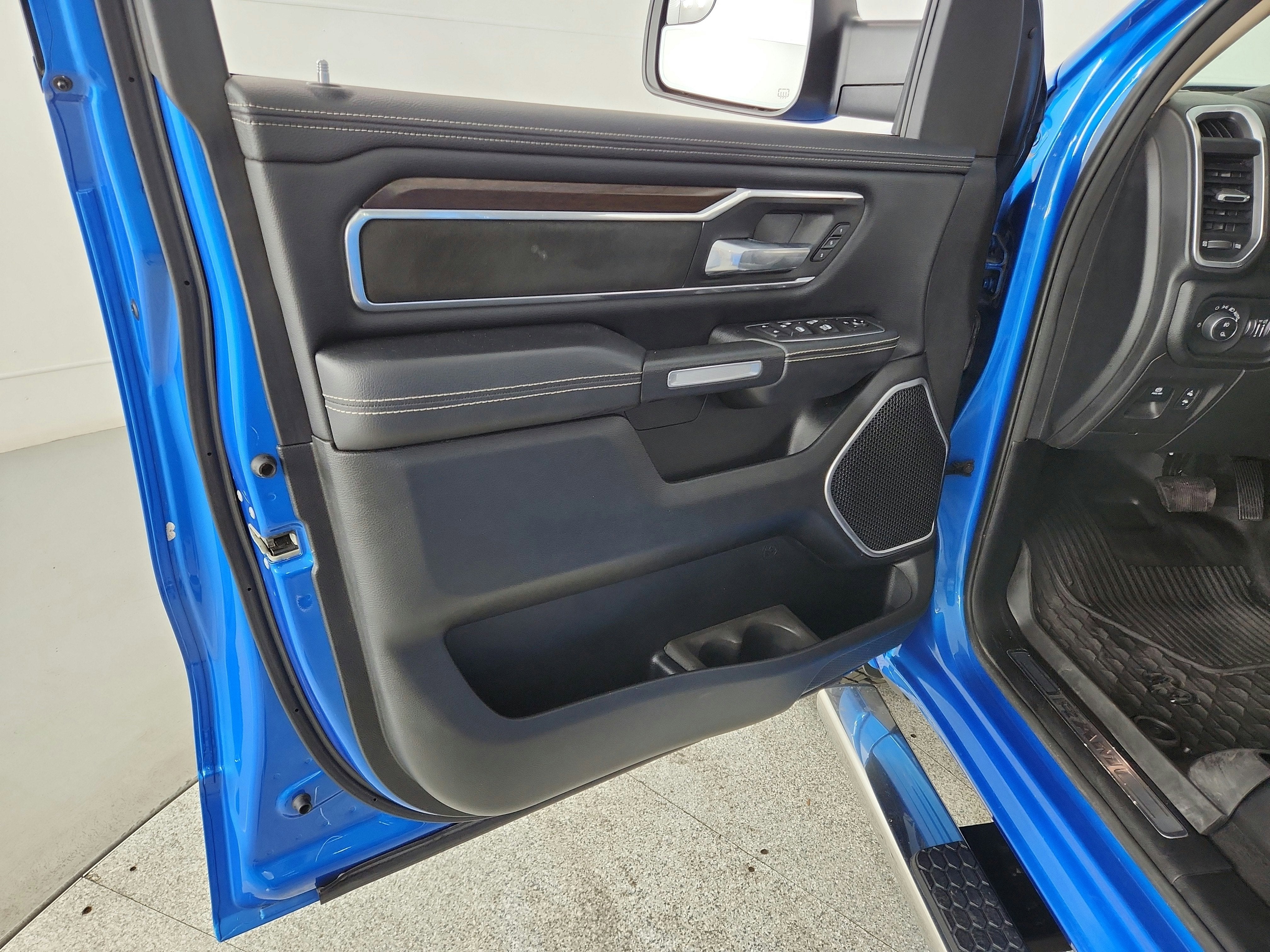 2021 RAM 1500 Laramie Crew Cab 4x4 5'7' Box