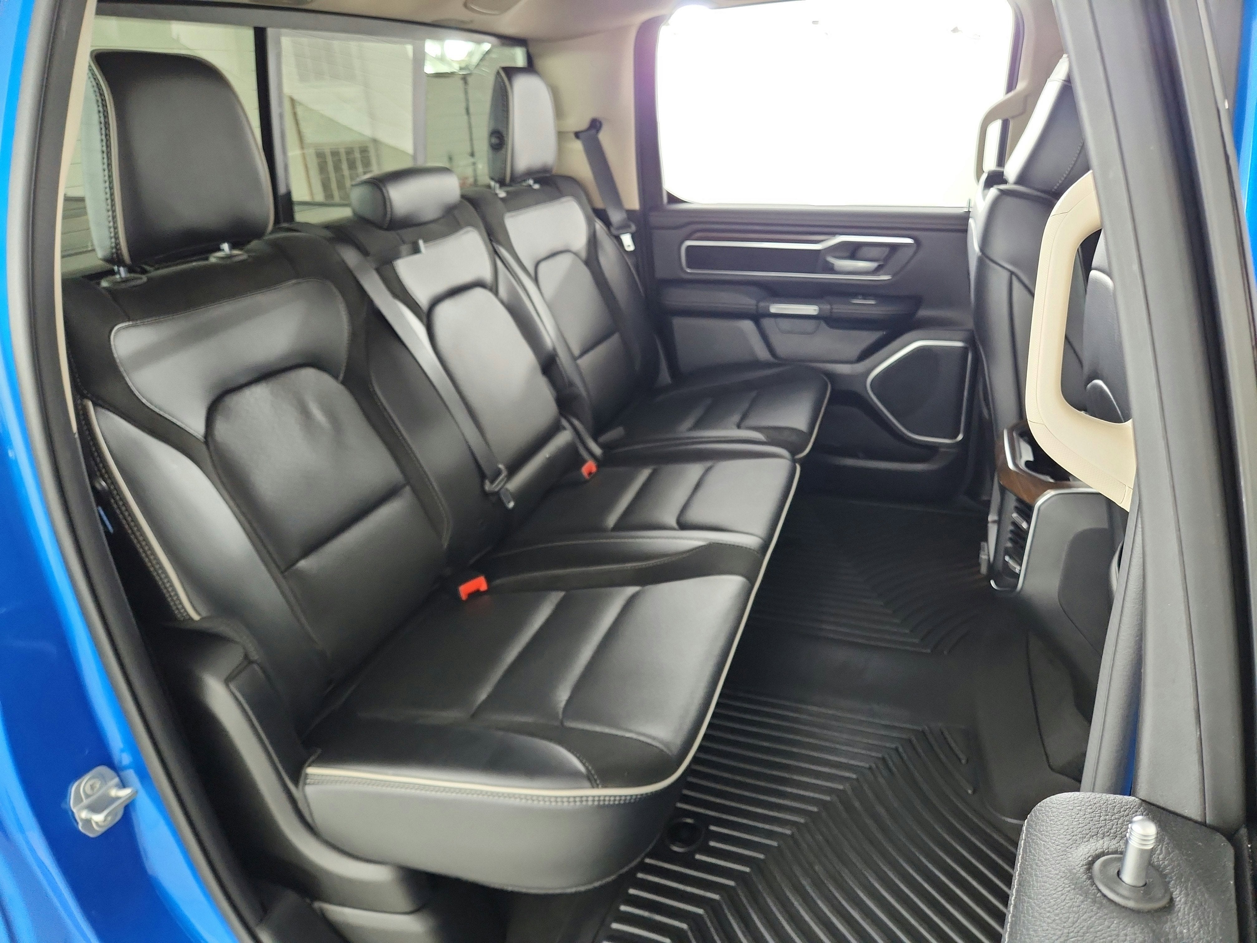 2021 RAM 1500 Laramie Crew Cab 4x4 5'7' Box