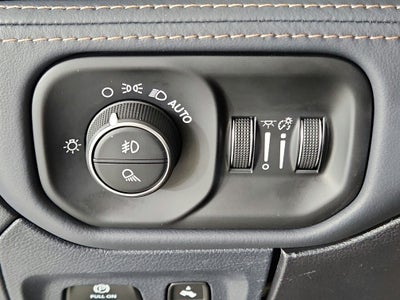 2025 RAM 1500 Tungsten Crew Cab 4x4 5'7' Box