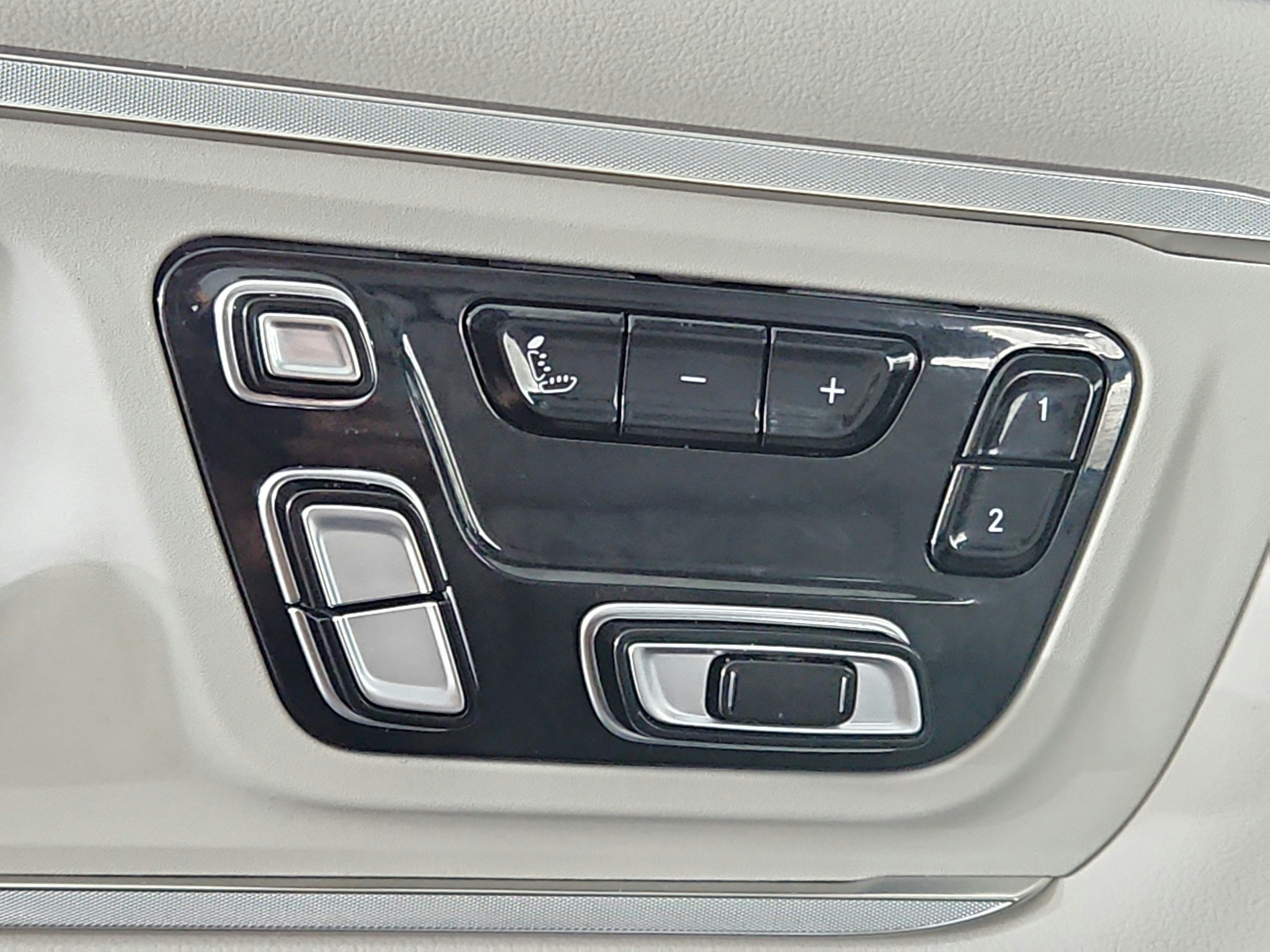 2025 RAM 1500 Tungsten Crew Cab 4x4 5'7' Box
