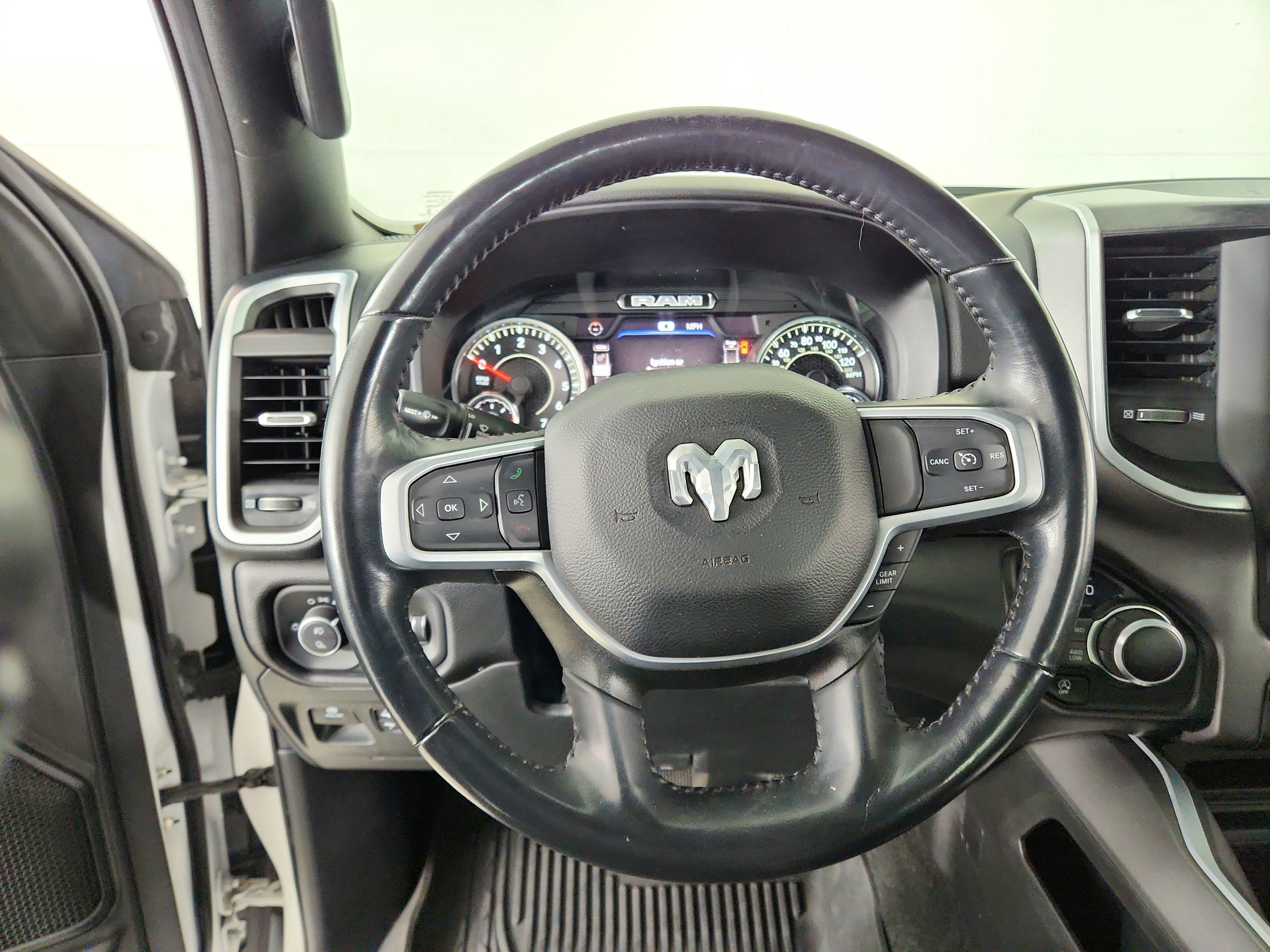 2023 RAM 1500 Big Horn Crew Cab 4x4 6'4' Box