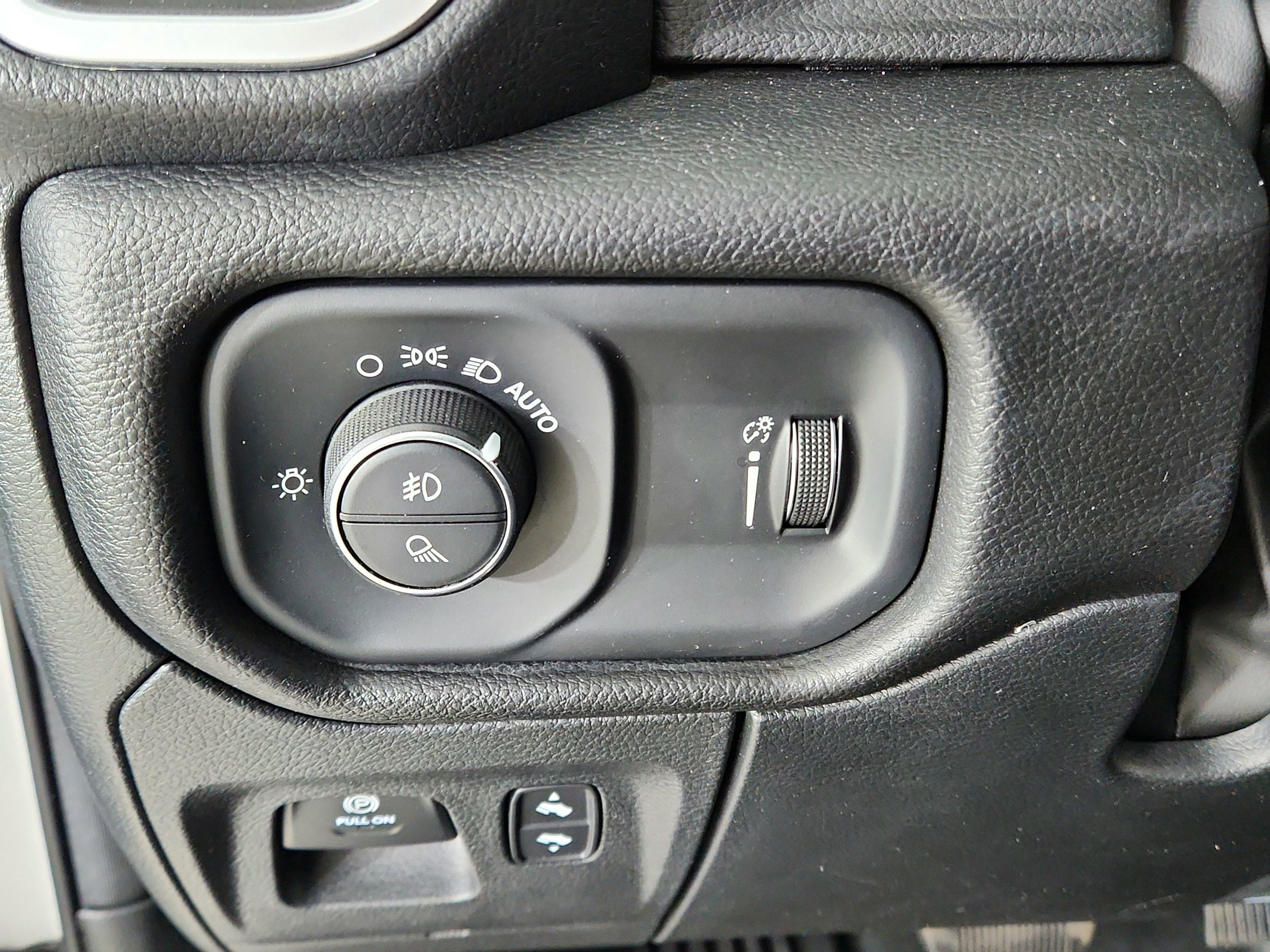 2023 RAM 1500 Big Horn Crew Cab 4x4 6'4' Box