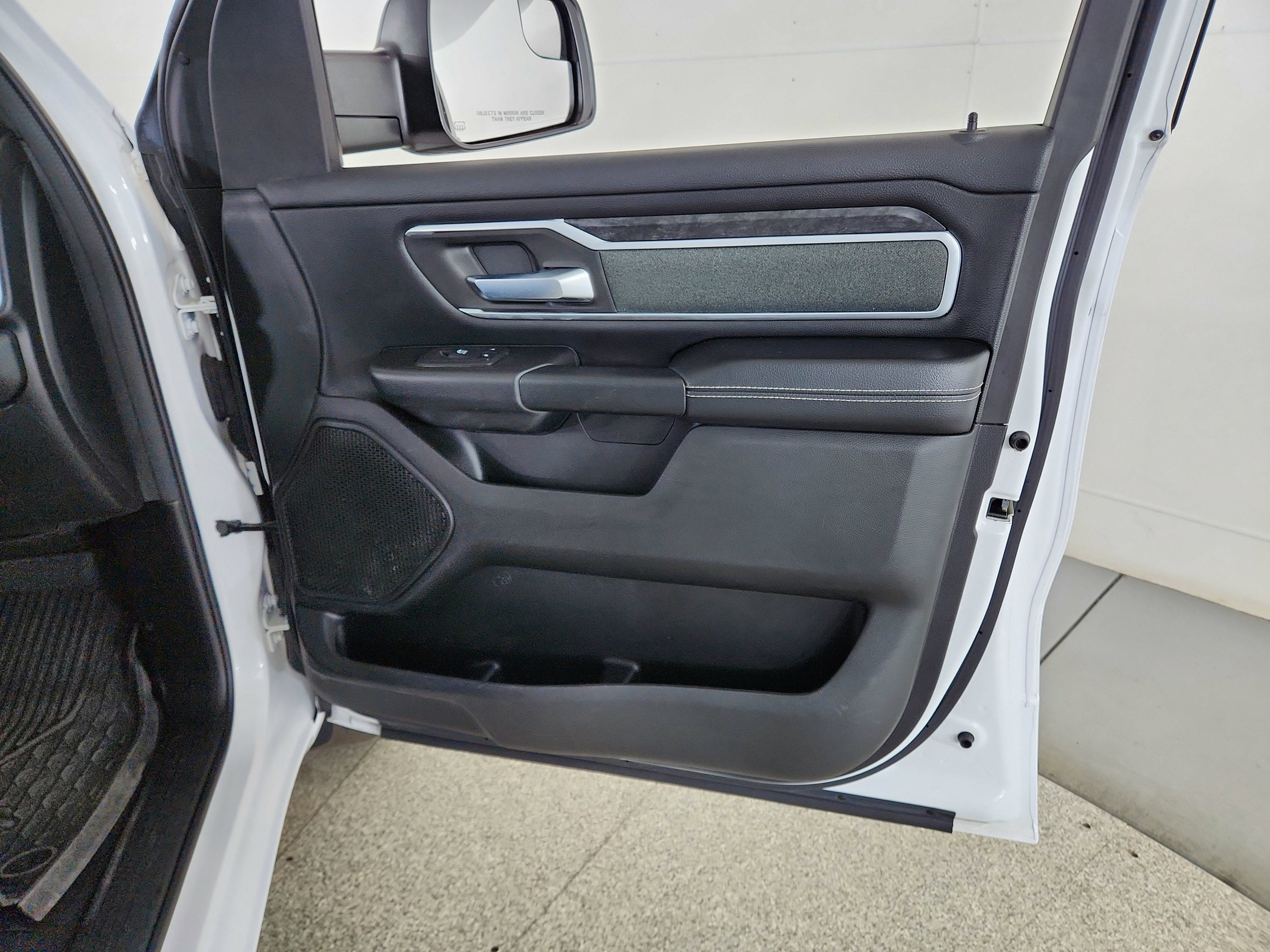 2023 RAM 1500 Big Horn Crew Cab 4x4 6'4' Box