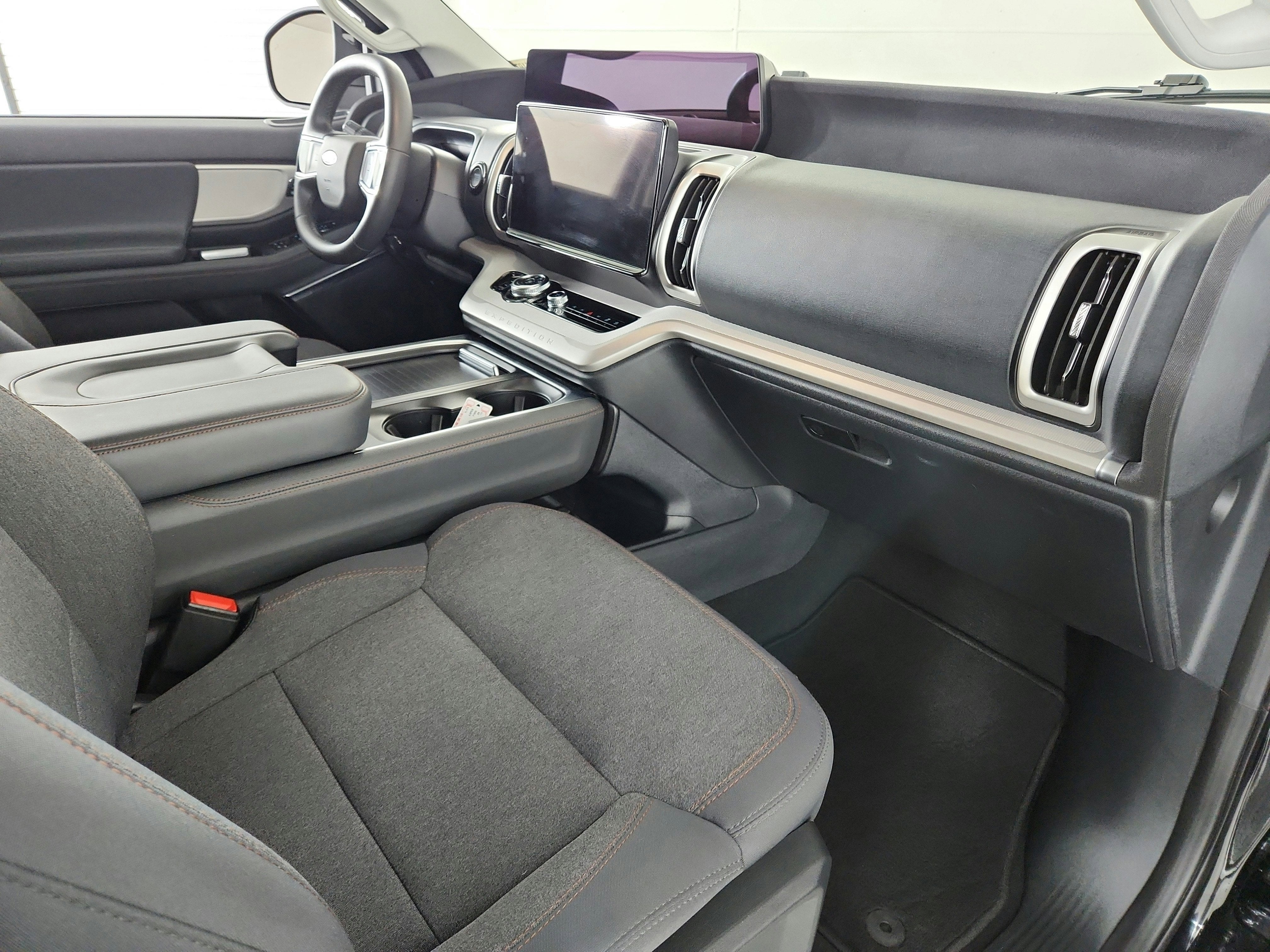 2025 Ford Expedition Max Active MAX