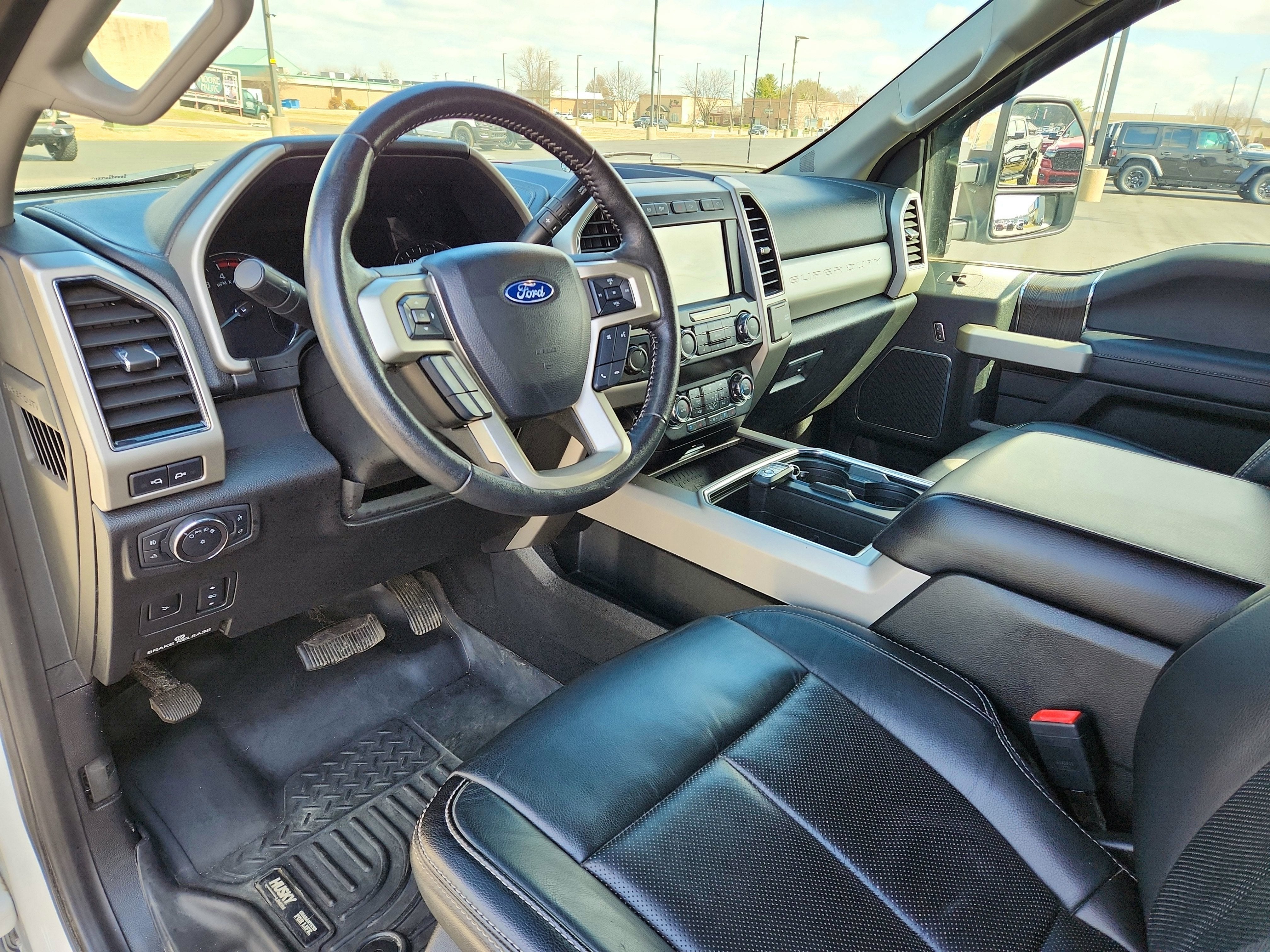 2020 Ford Super Duty F-350 DRW LARIAT