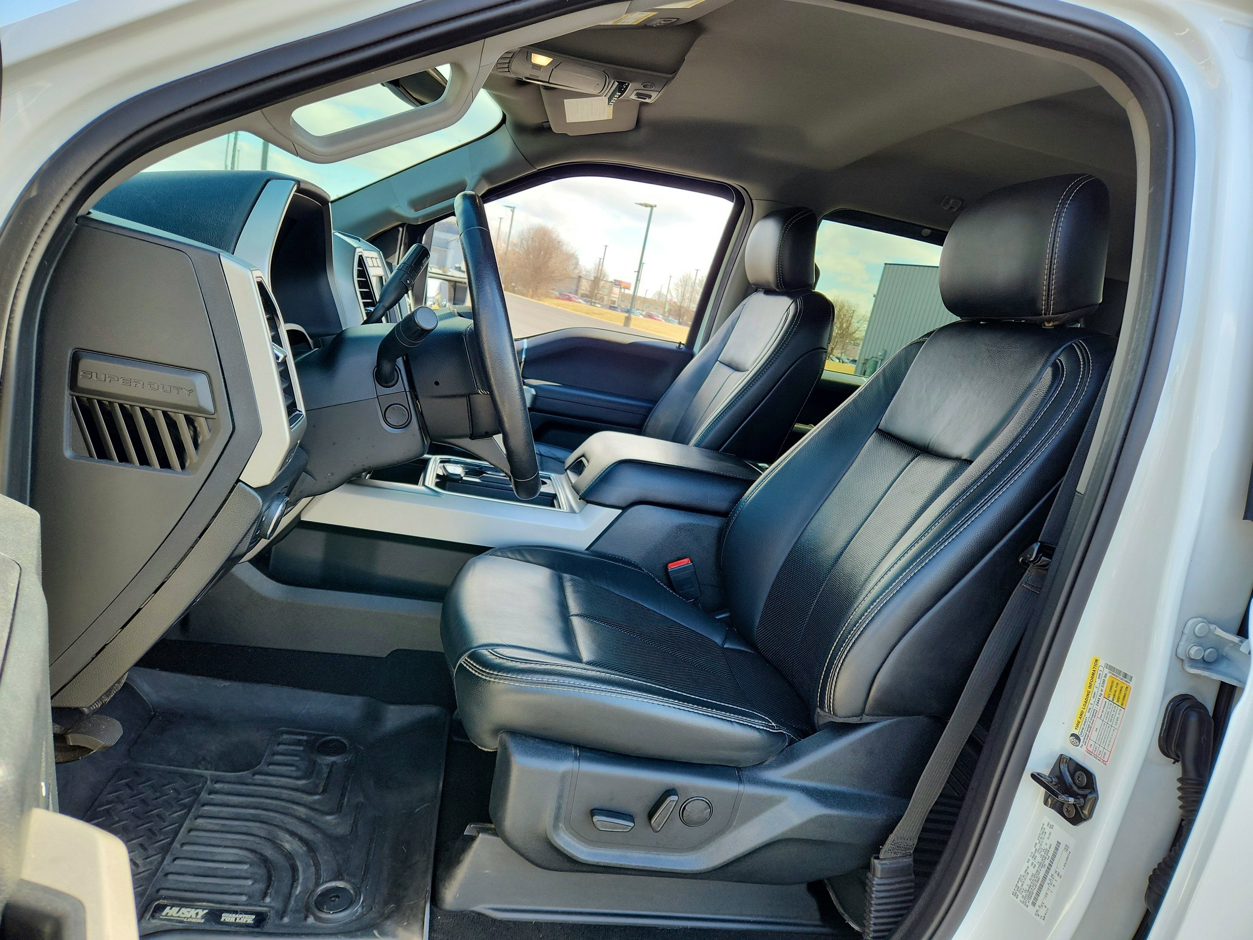 2020 Ford Super Duty F-350 DRW LARIAT