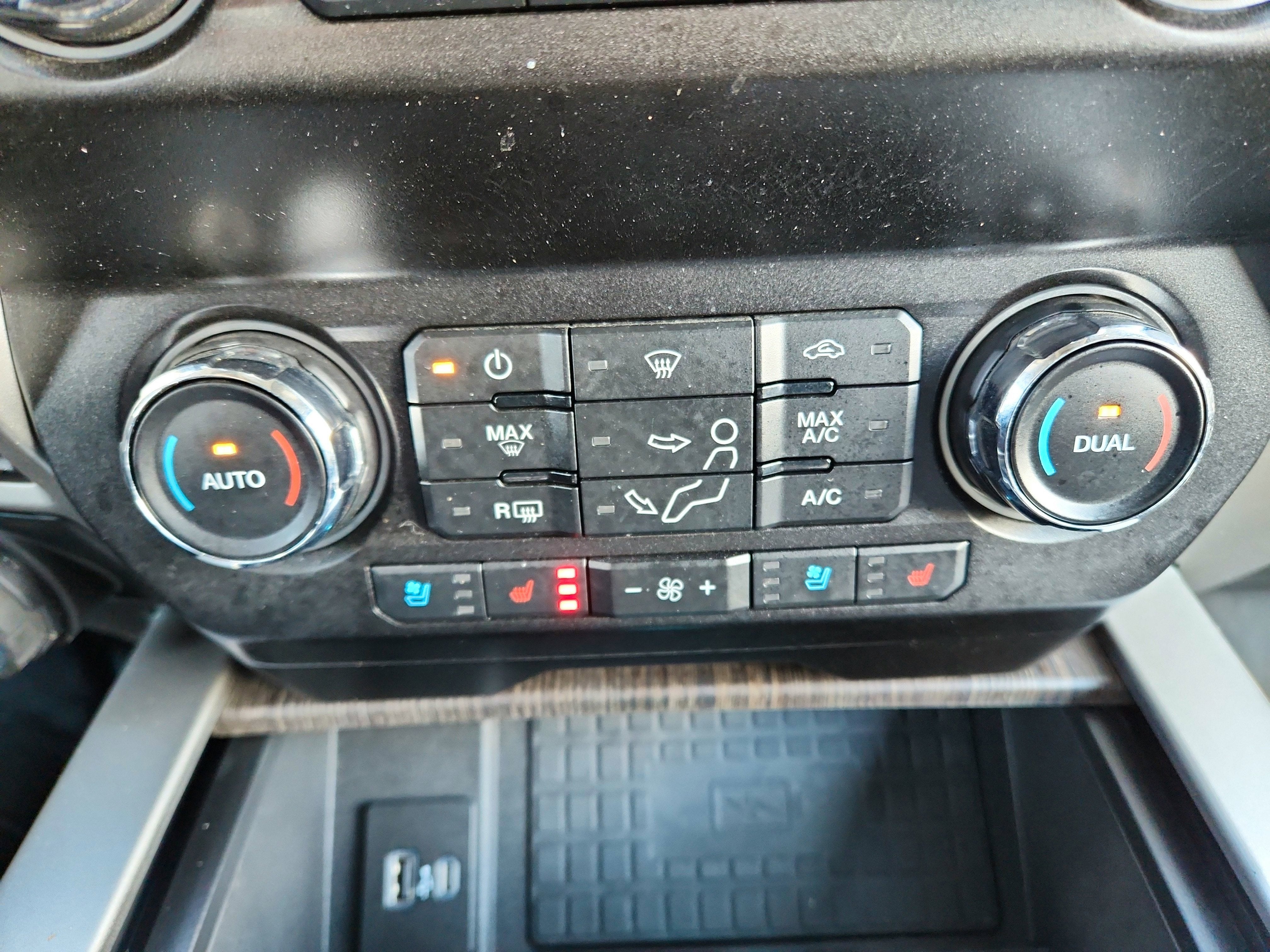 2020 Ford Super Duty F-350 DRW LARIAT