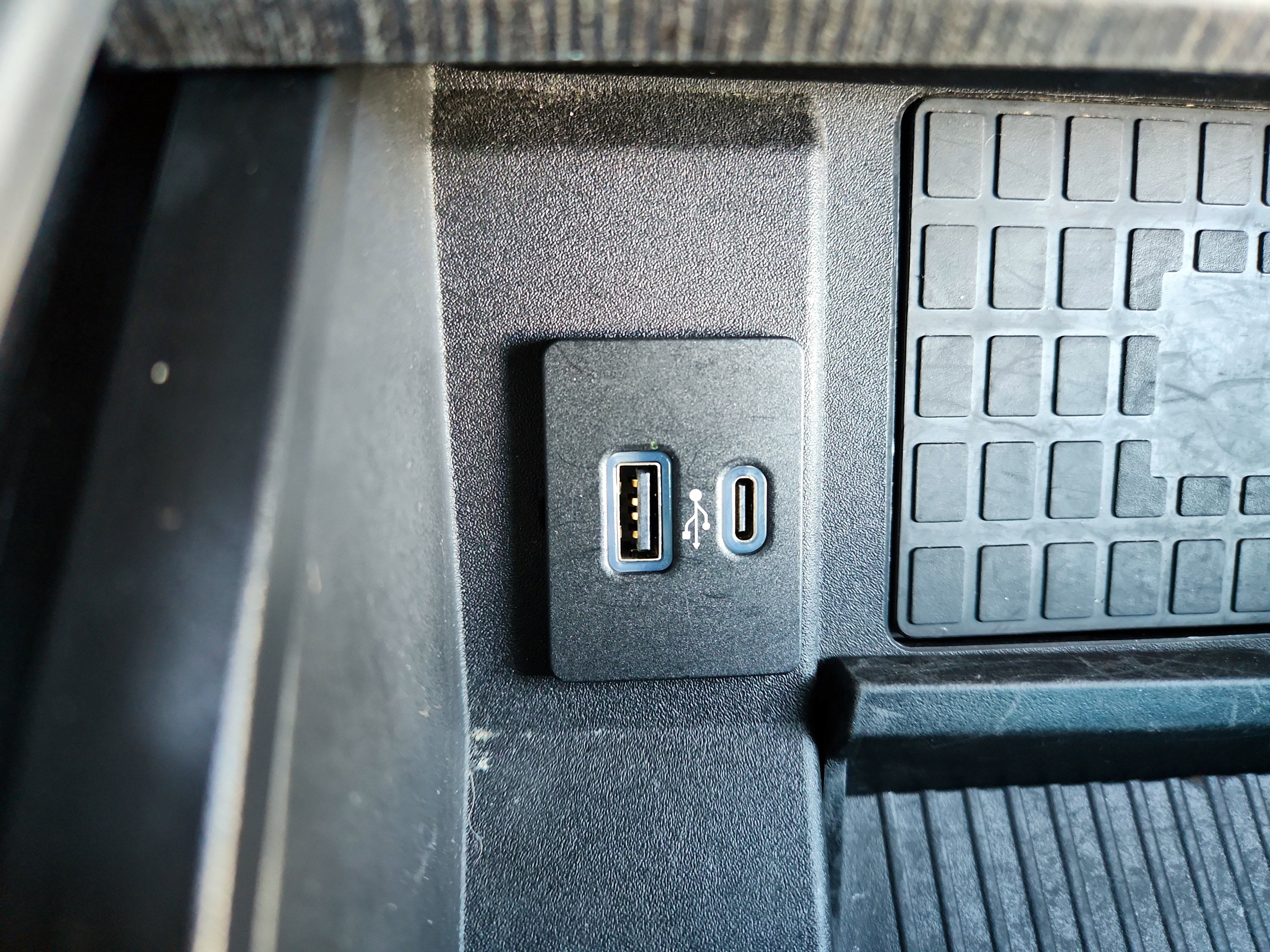 2020 Ford Super Duty F-350 DRW LARIAT