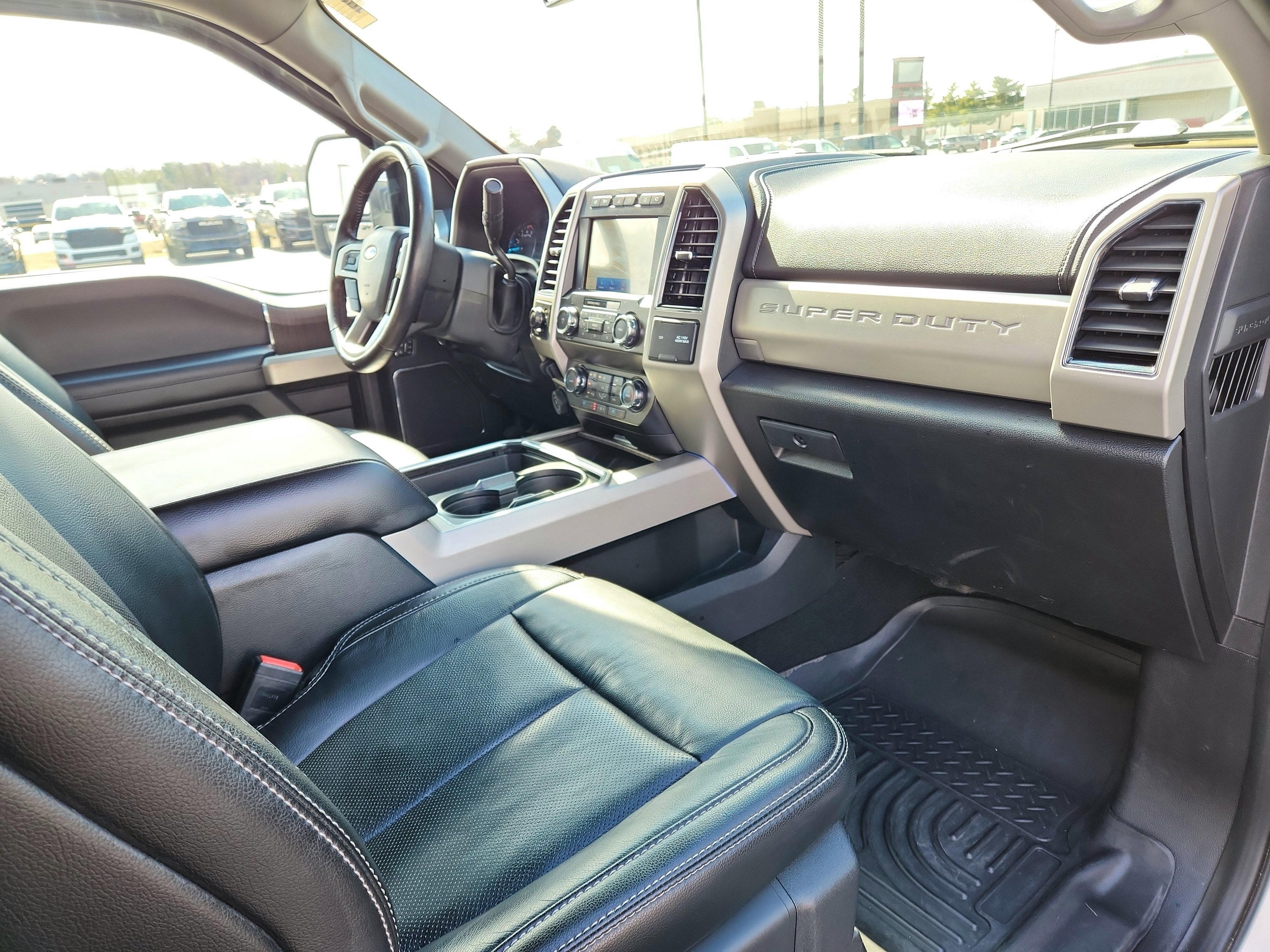 2020 Ford Super Duty F-350 DRW LARIAT