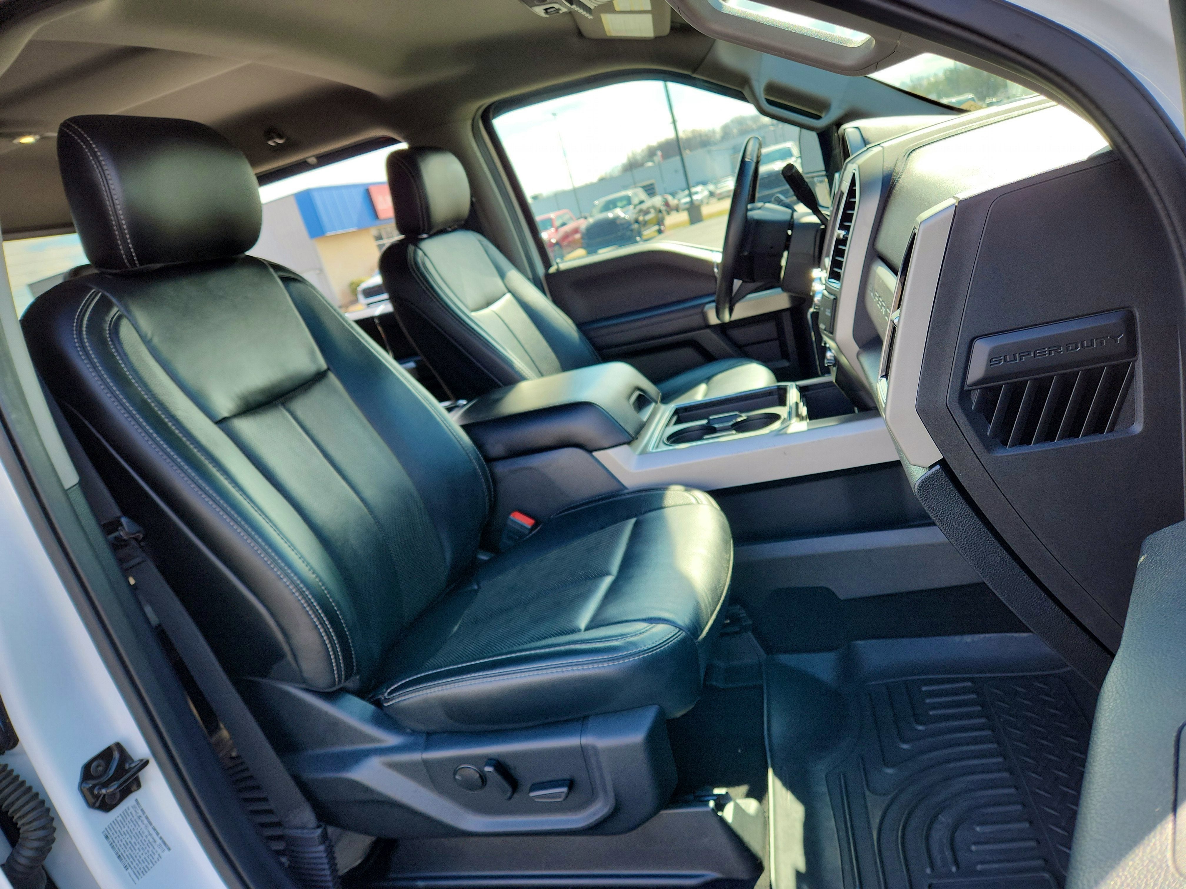 2020 Ford Super Duty F-350 DRW LARIAT