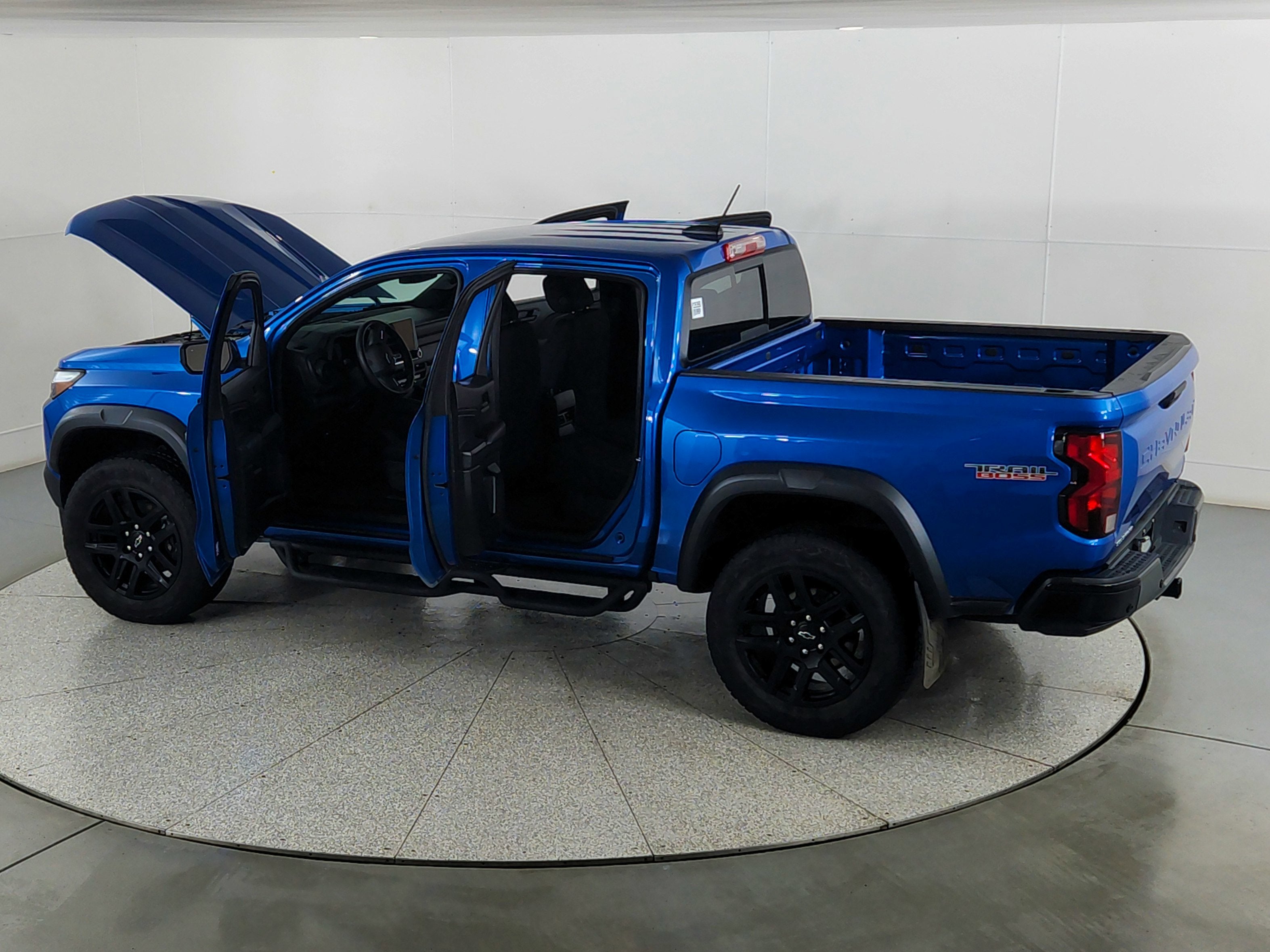 2023 Chevrolet Colorado 4WD Crew Cab Short Box Trail Boss