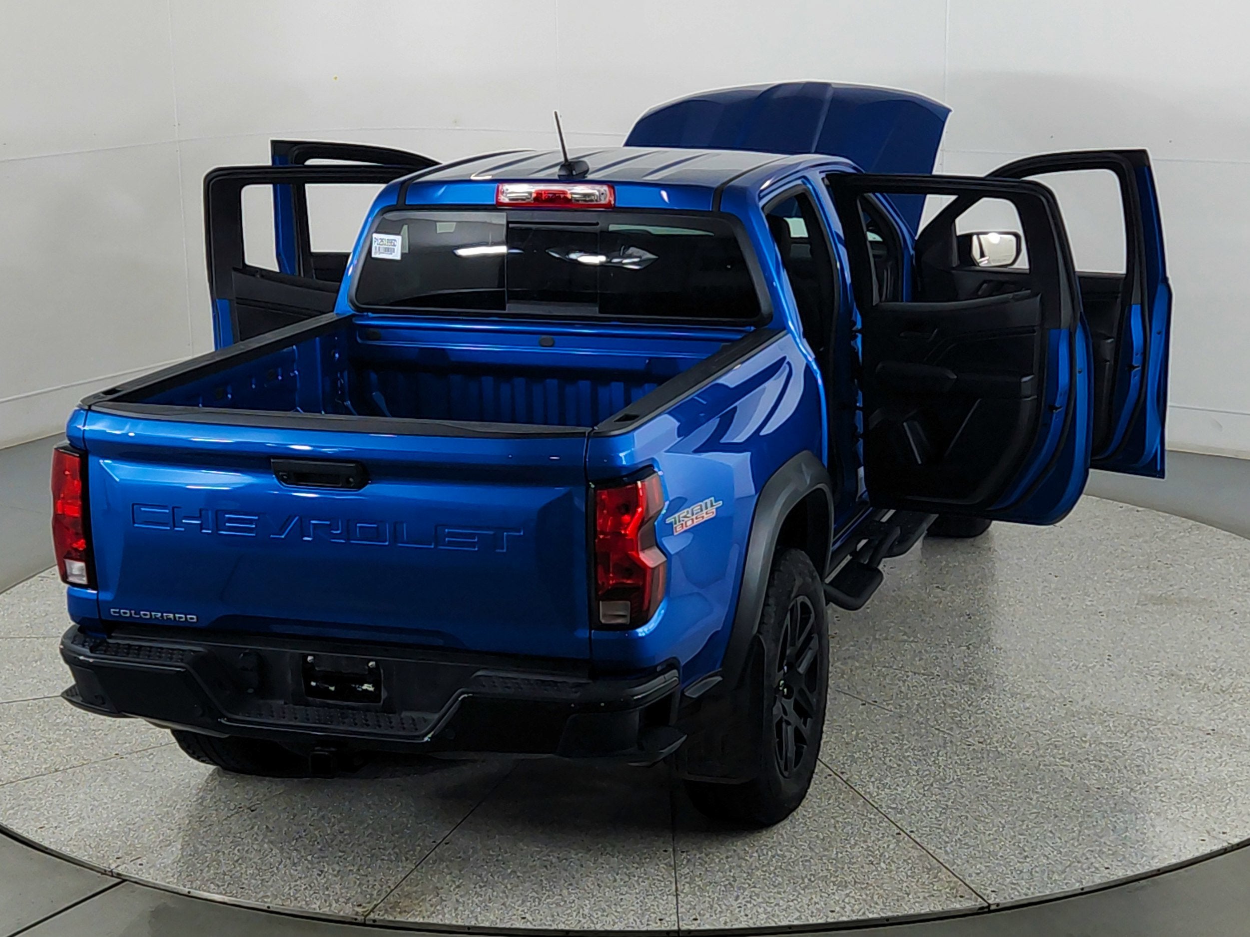 2023 Chevrolet Colorado 4WD Crew Cab Short Box Trail Boss