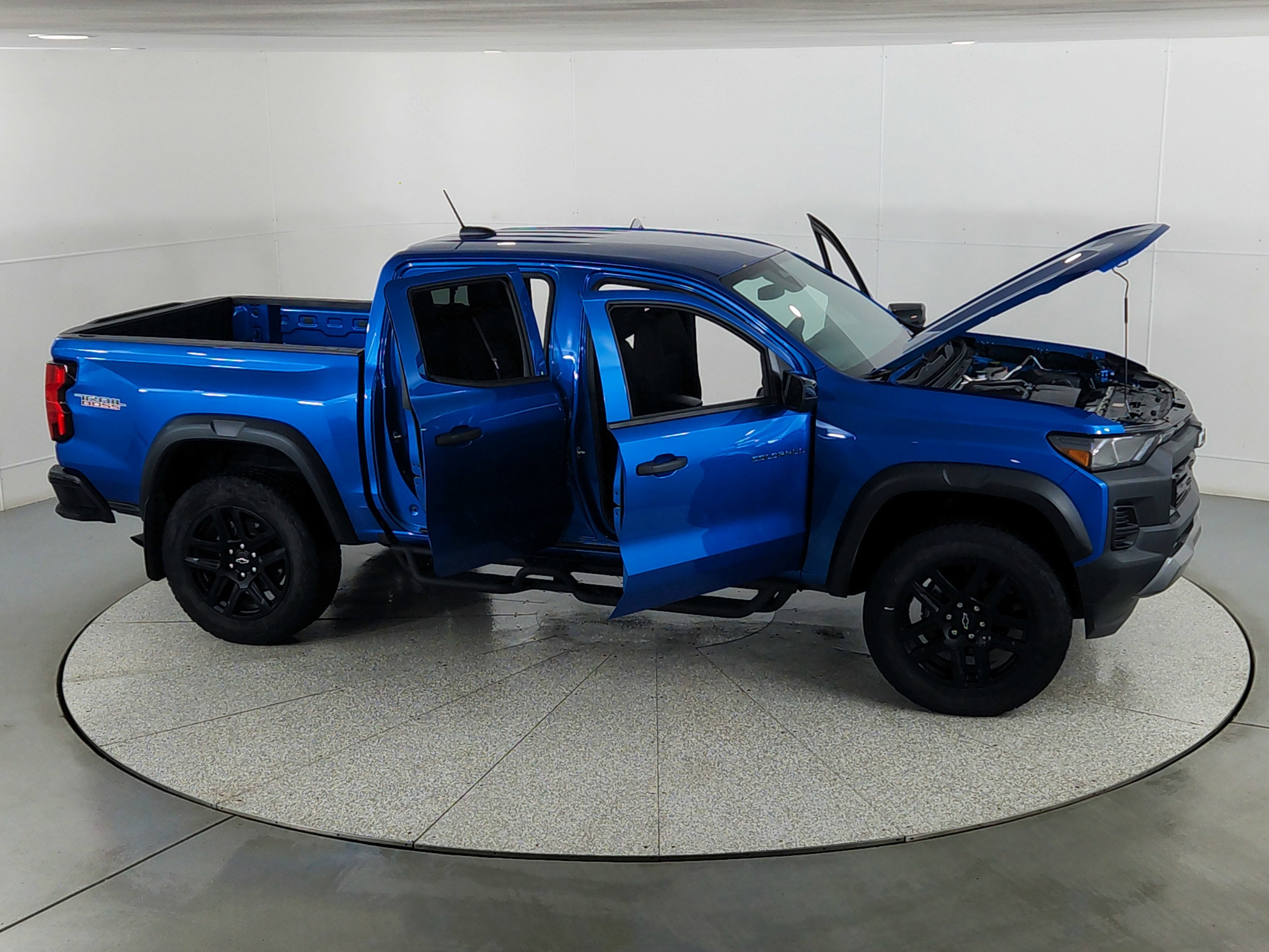 2023 Chevrolet Colorado 4WD Crew Cab Short Box Trail Boss