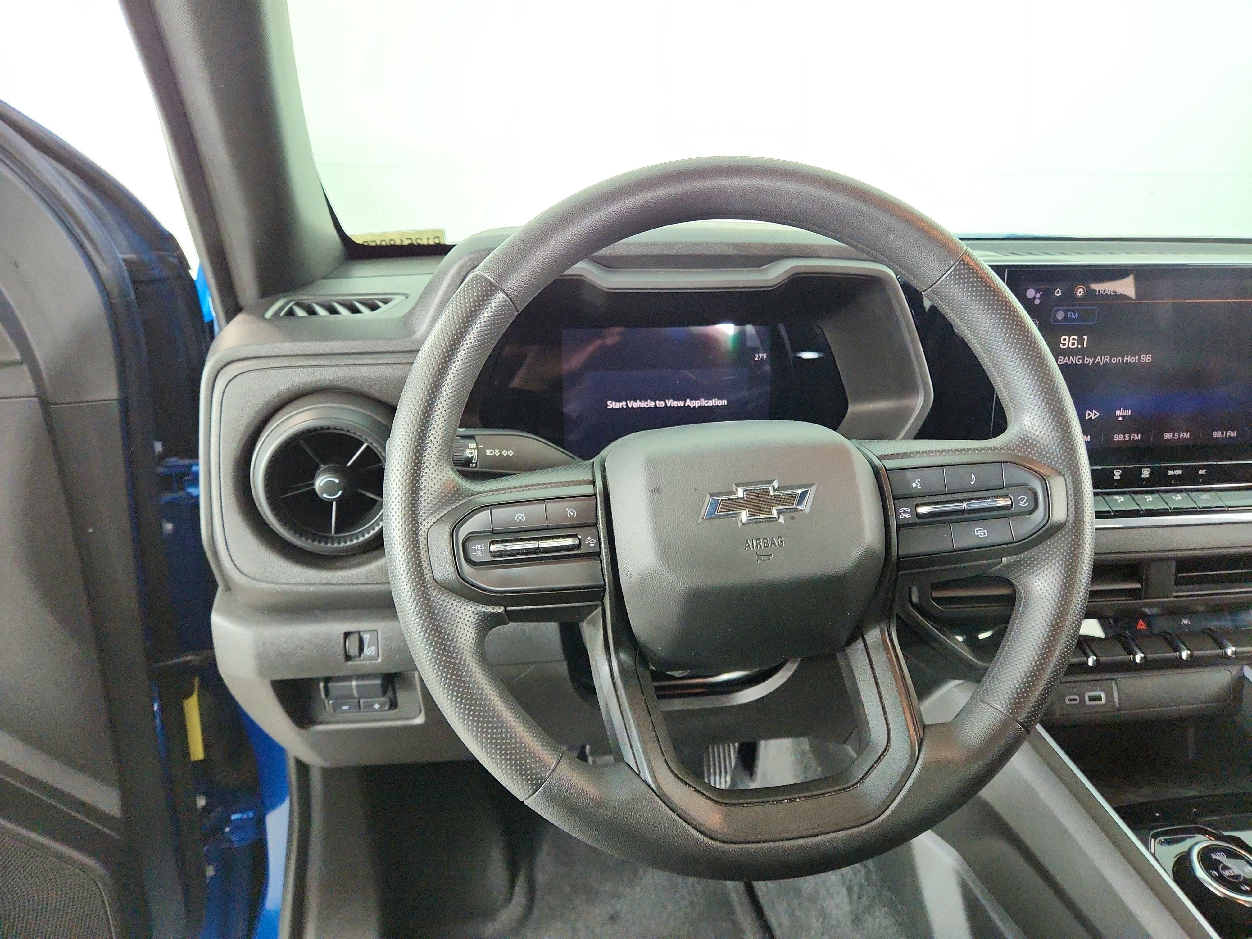 2023 Chevrolet Colorado 4WD Crew Cab Short Box Trail Boss