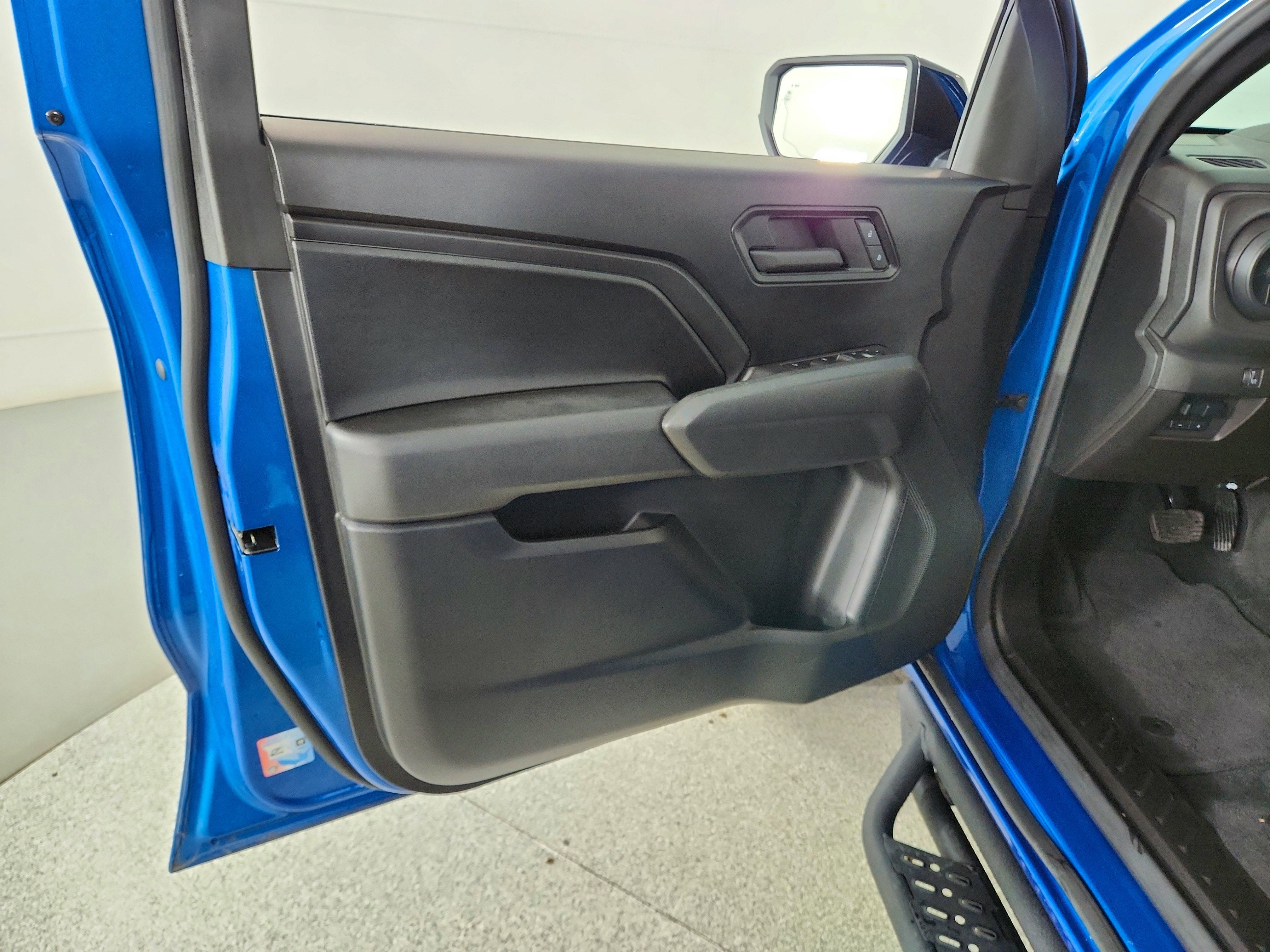 2023 Chevrolet Colorado 4WD Crew Cab Short Box Trail Boss