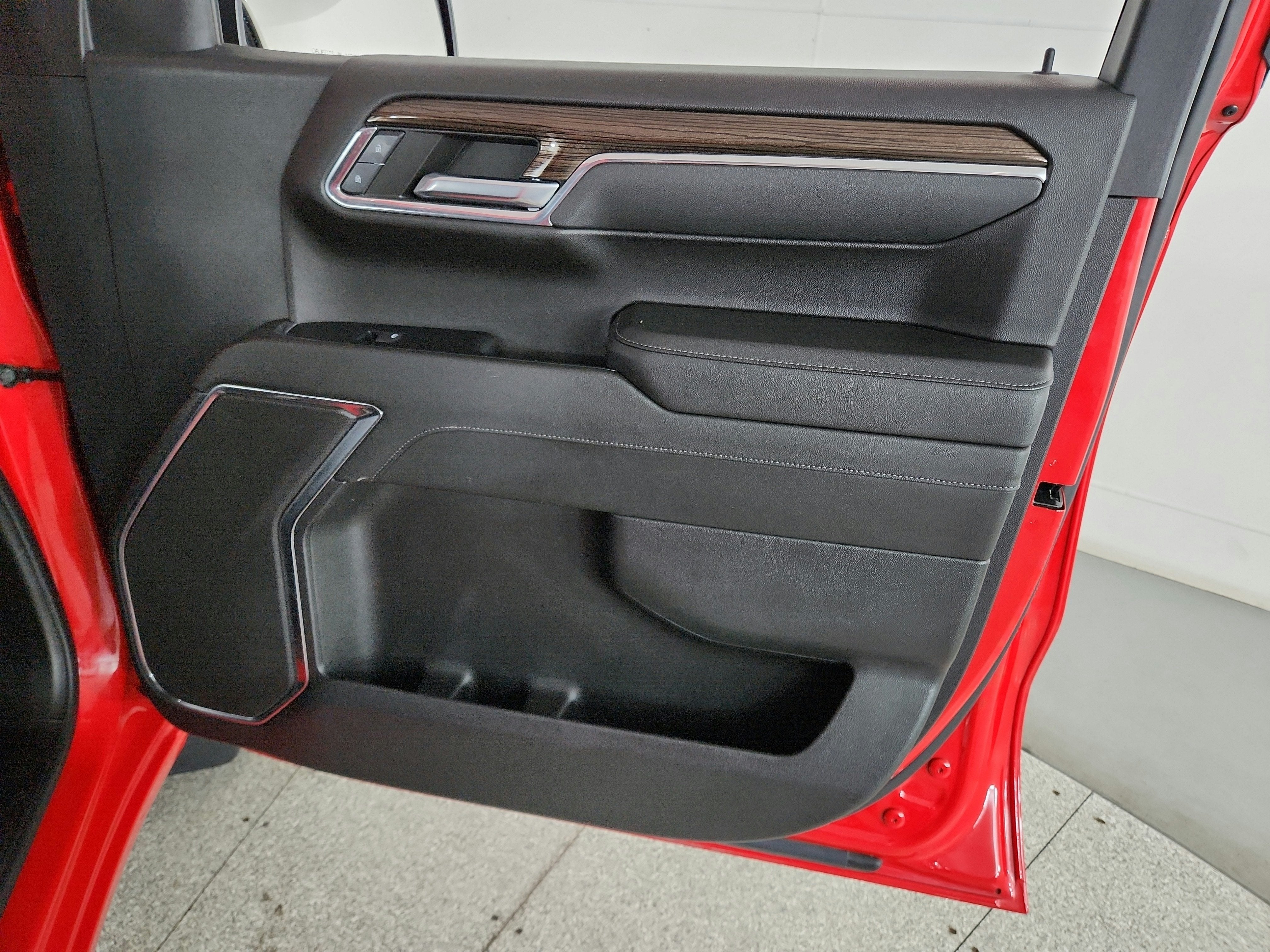 2024 Chevrolet Silverado 1500 4WD Crew Cab Short Bed LT