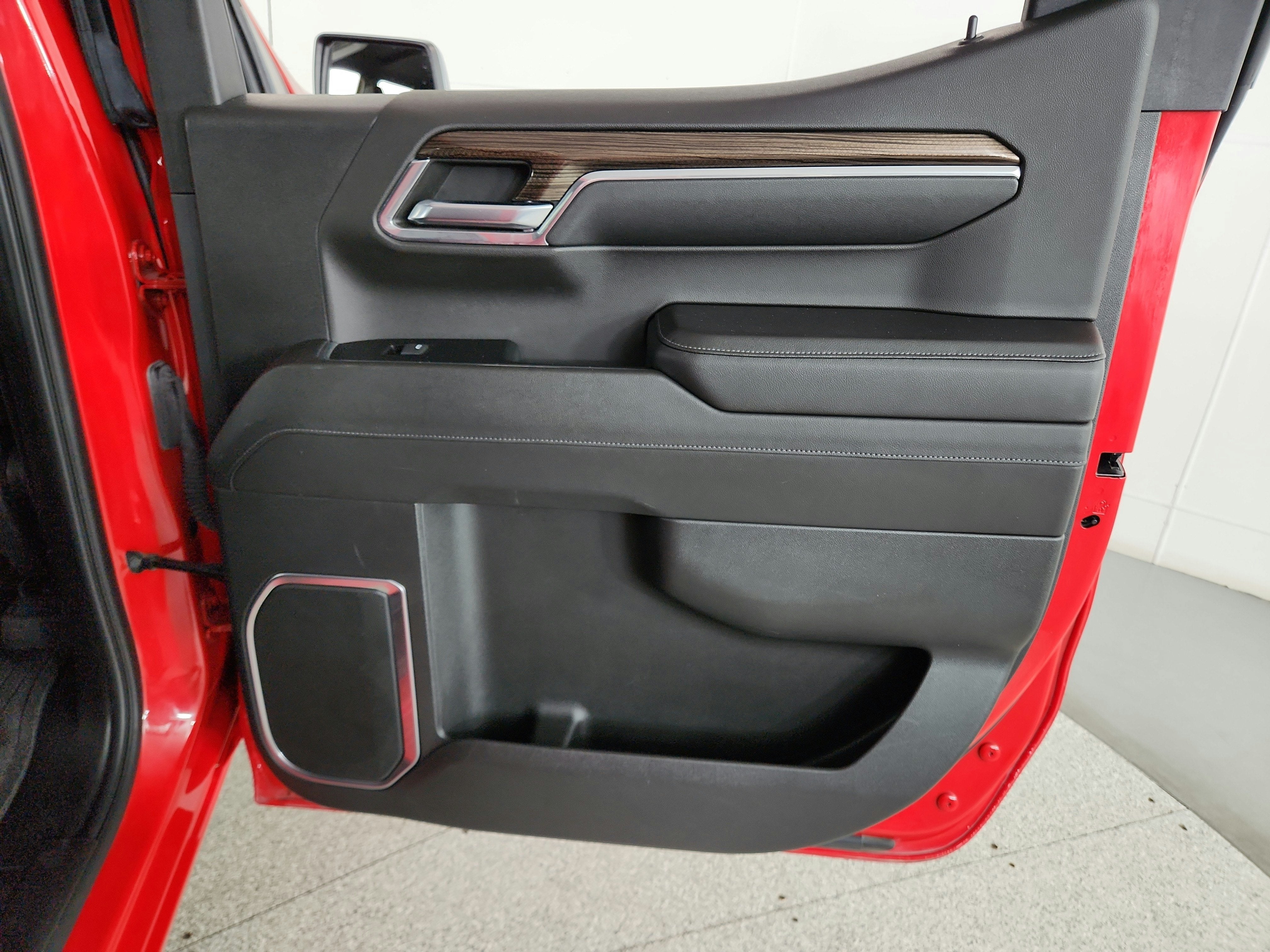 2024 Chevrolet Silverado 1500 4WD Crew Cab Short Bed LT