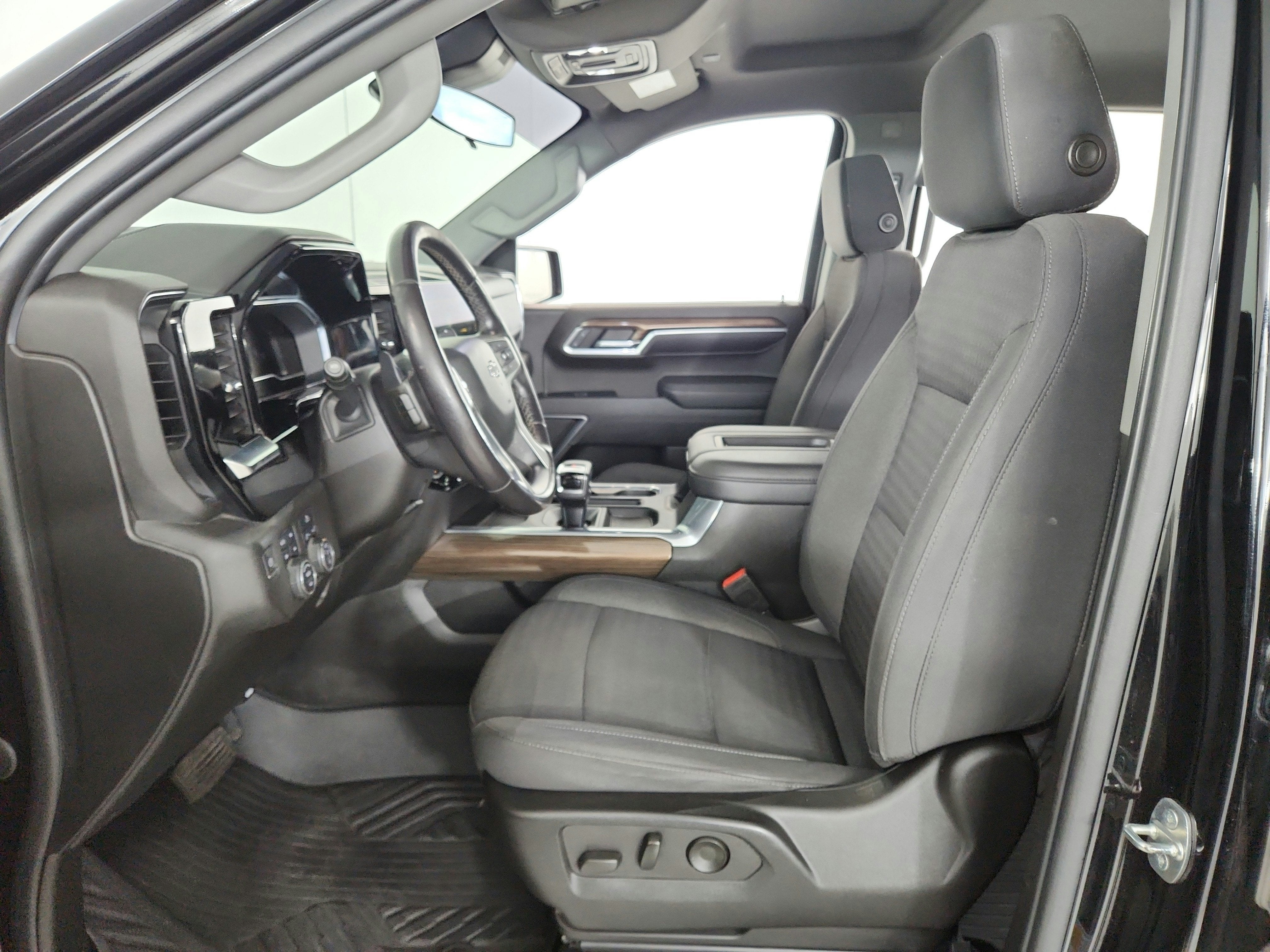 2022 Chevrolet Silverado 1500 4WD Crew Cab Short Bed RST