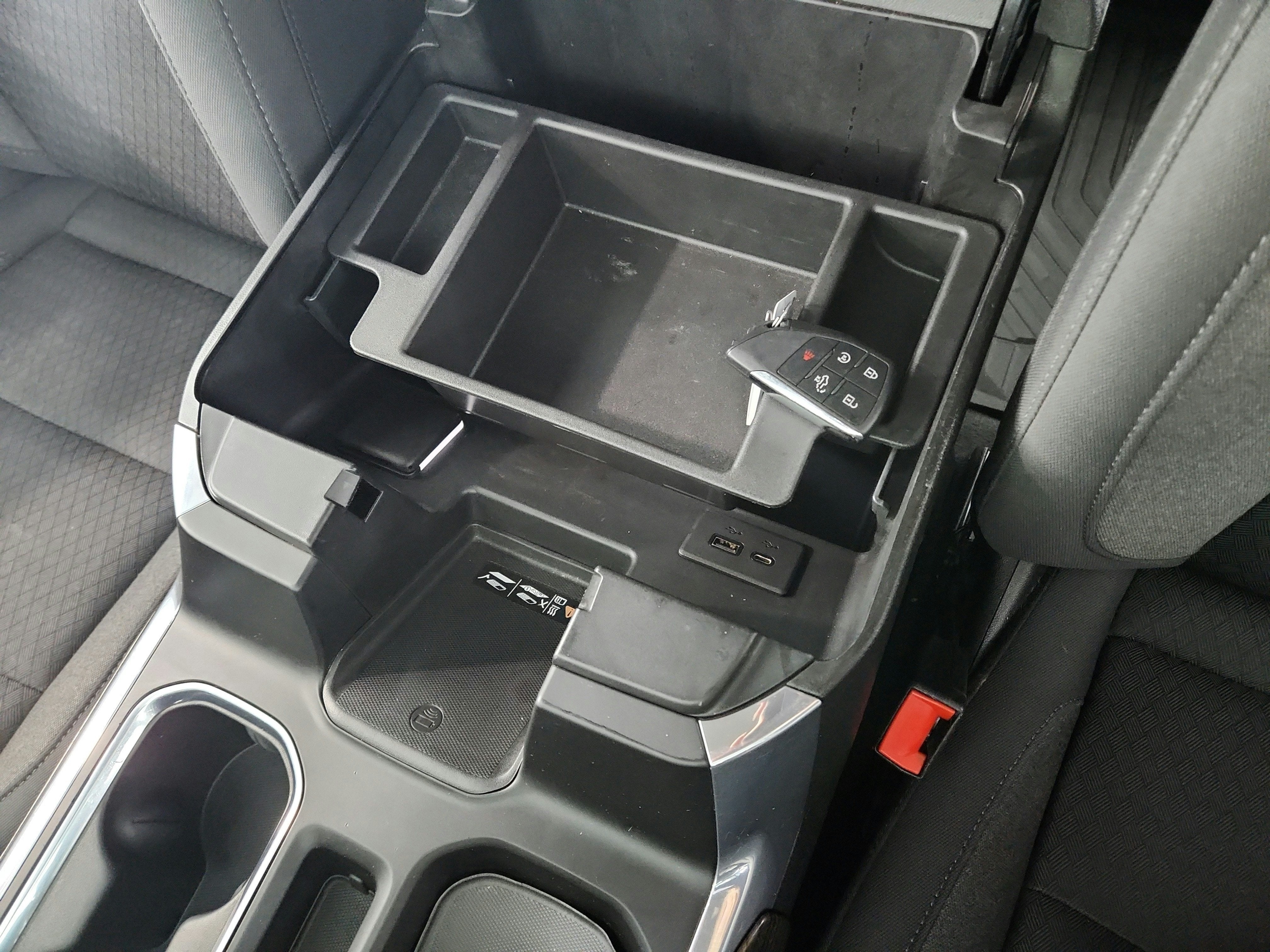 2022 Chevrolet Silverado 1500 4WD Crew Cab Short Bed RST