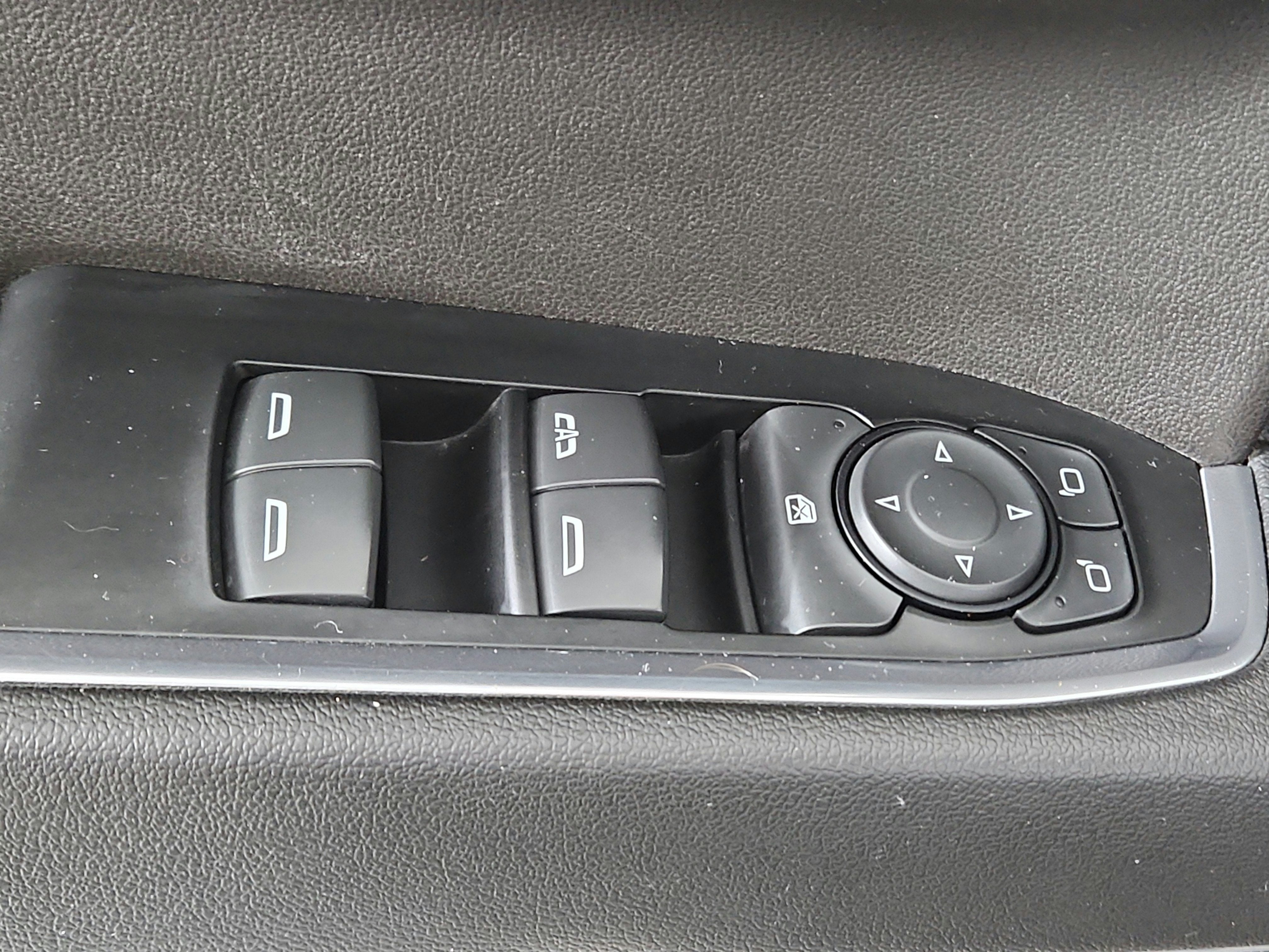 2022 Chevrolet Silverado 1500 4WD Crew Cab Short Bed RST