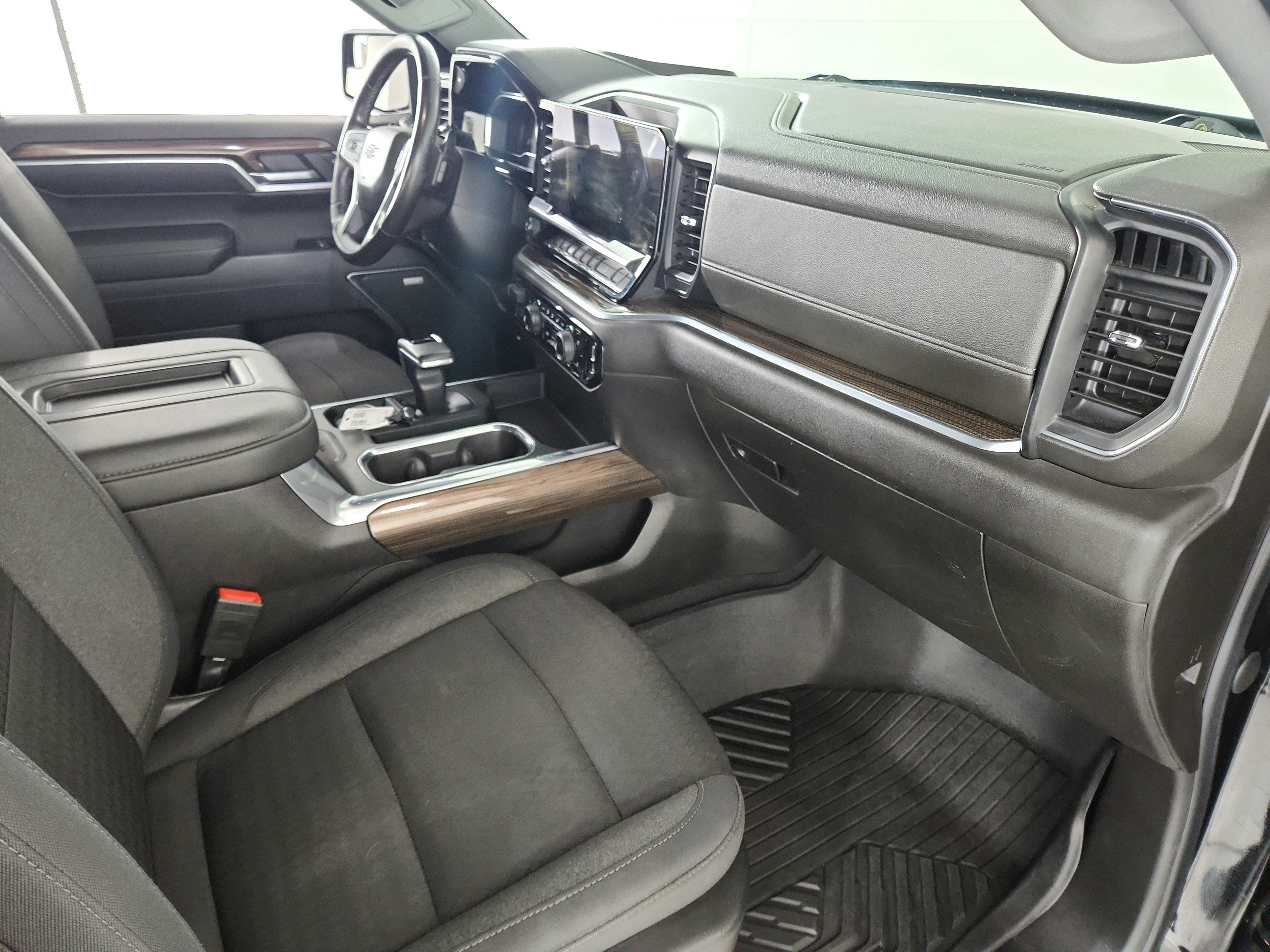 2022 Chevrolet Silverado 1500 4WD Crew Cab Short Bed RST