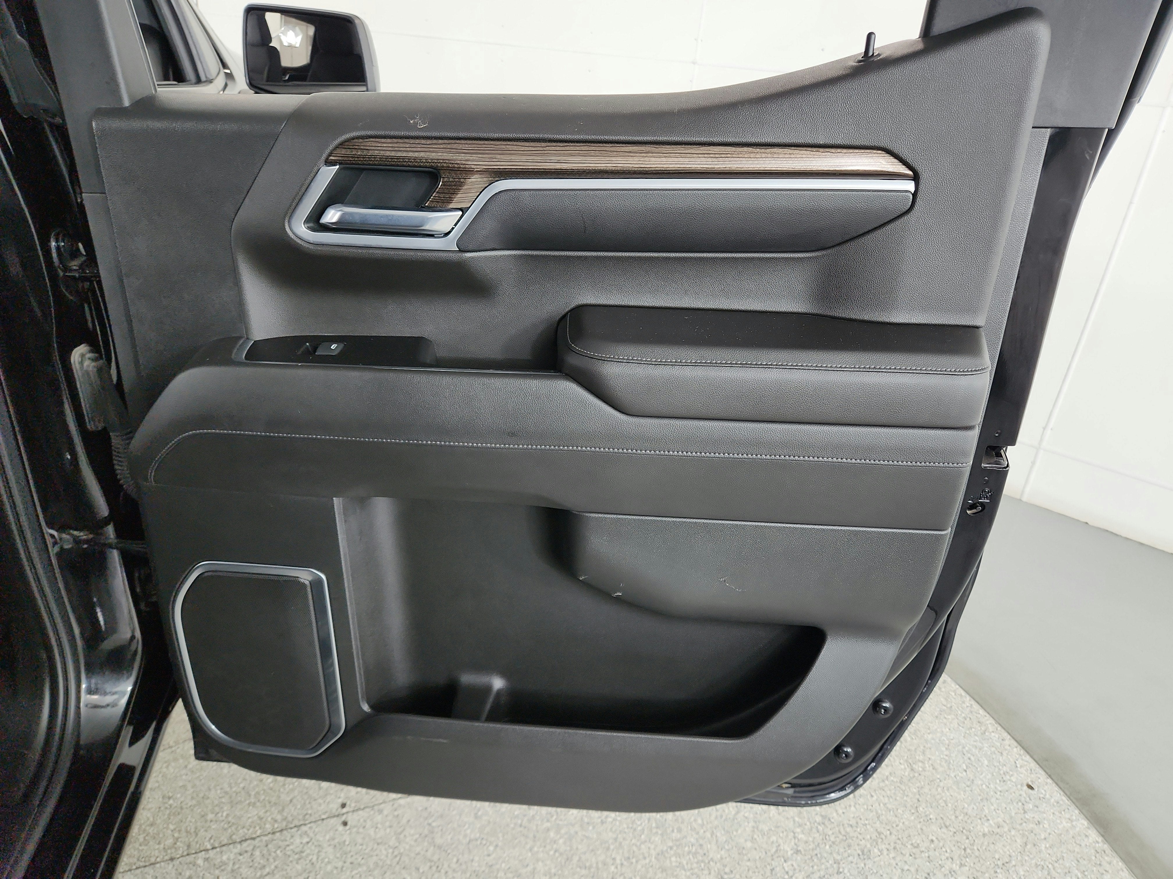 2022 Chevrolet Silverado 1500 4WD Crew Cab Short Bed RST
