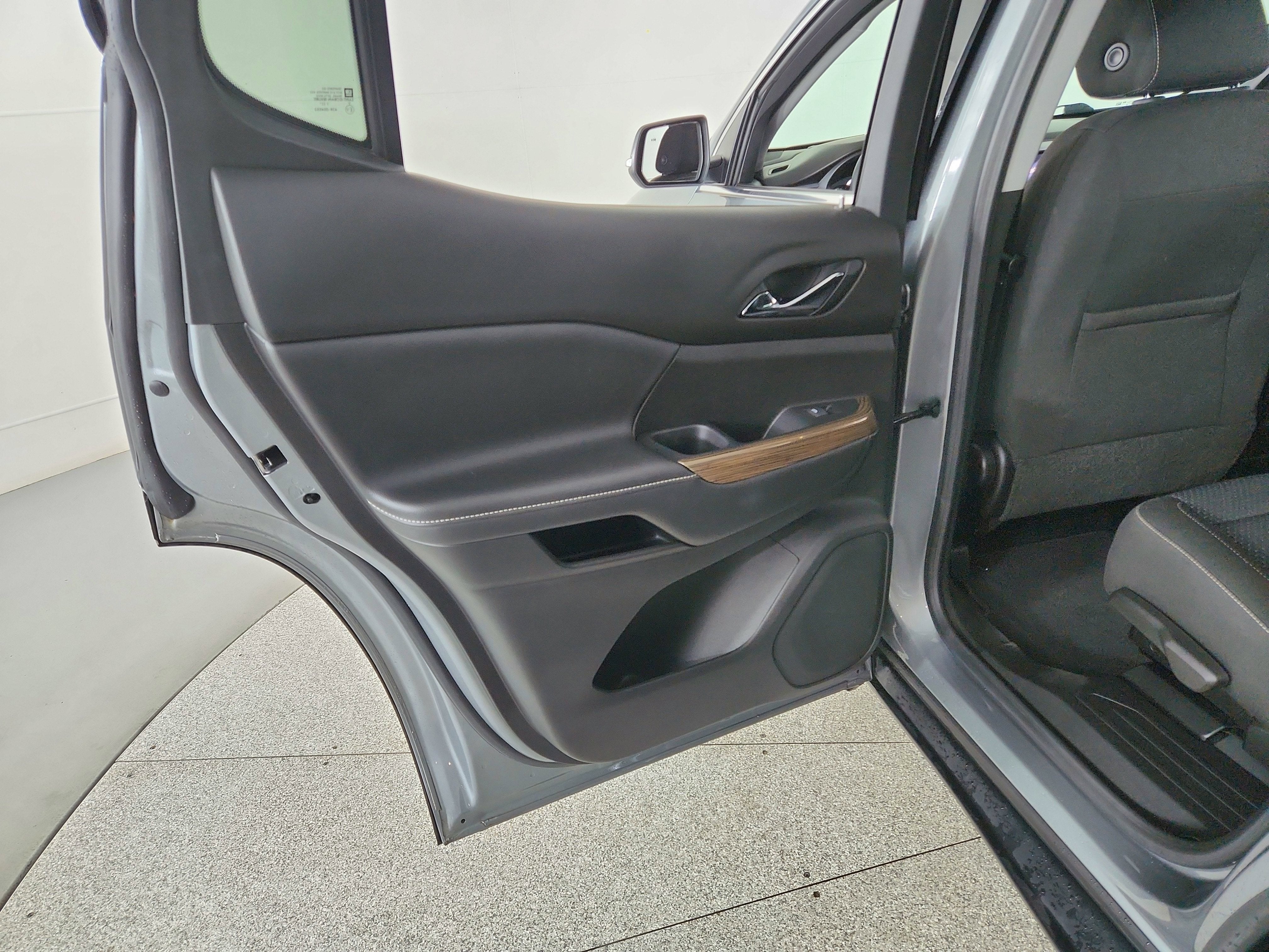 2023 GMC Acadia FWD SLE