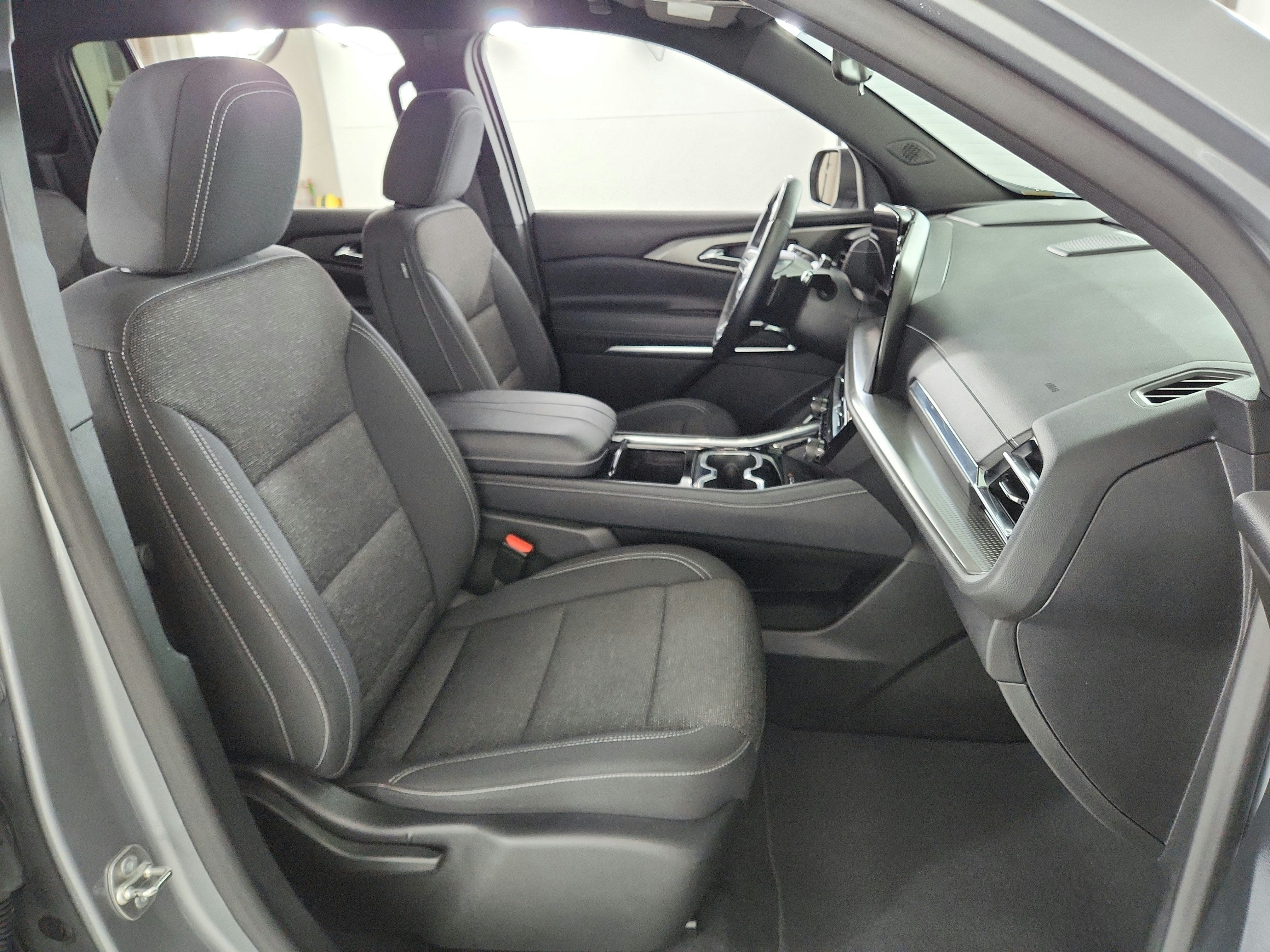 2024 Chevrolet Traverse FWD LT