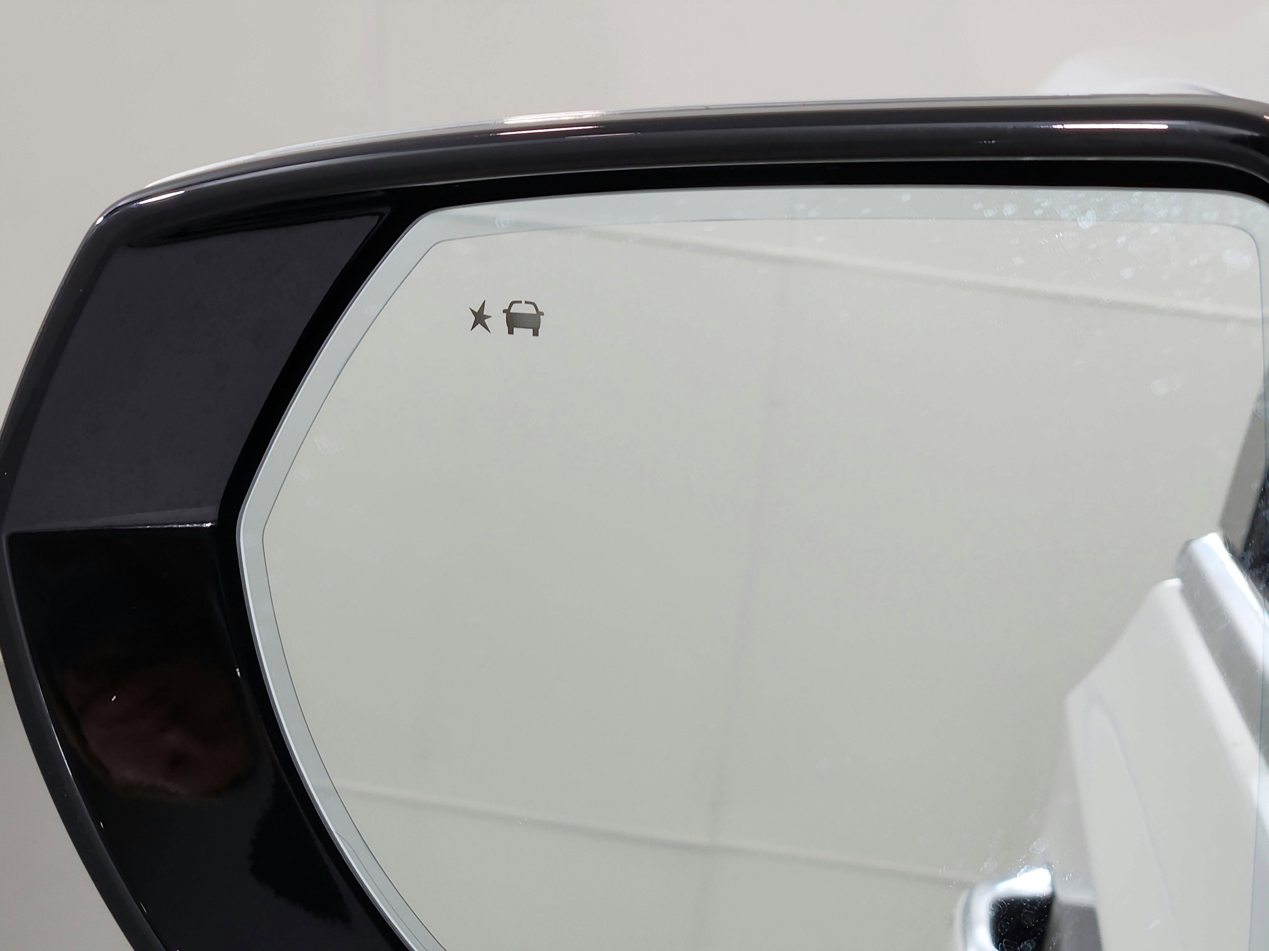 2023 Chevrolet Suburban 2WD Premier