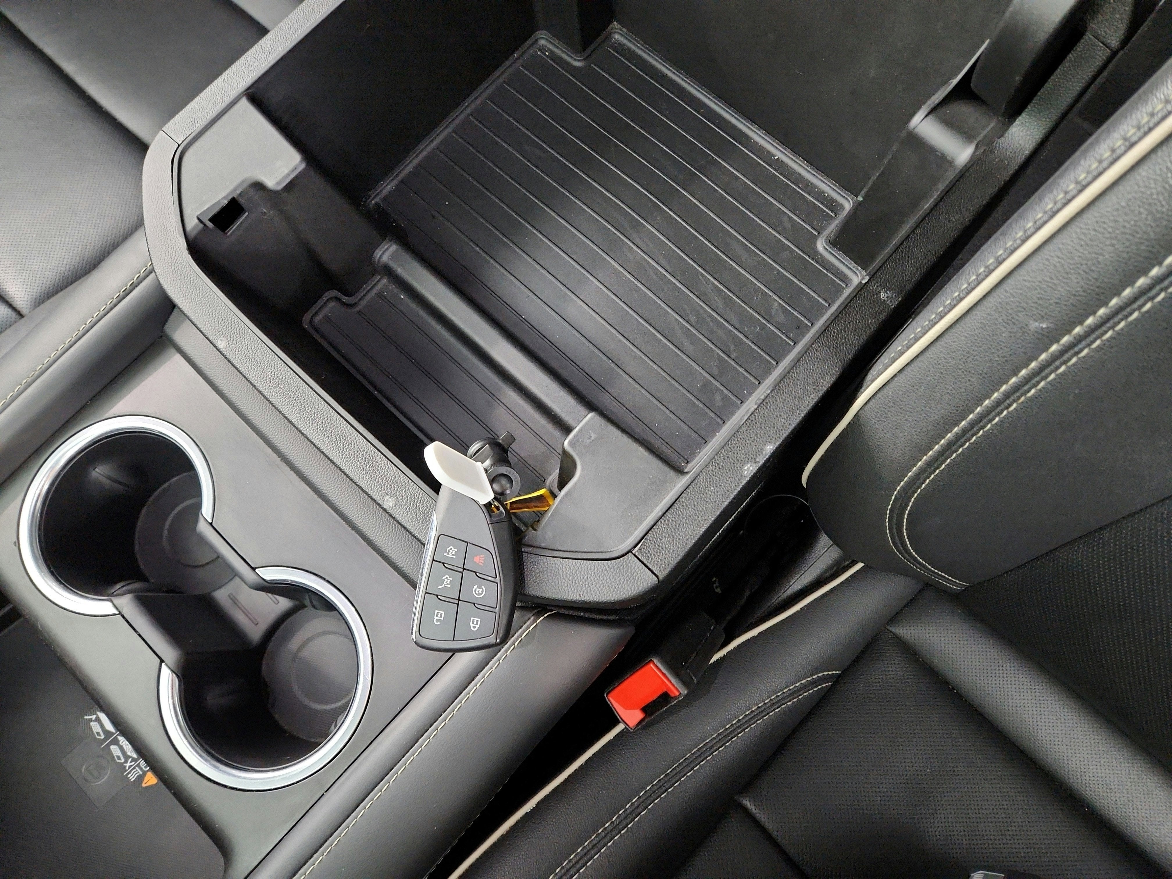 2023 Chevrolet Suburban 2WD Premier