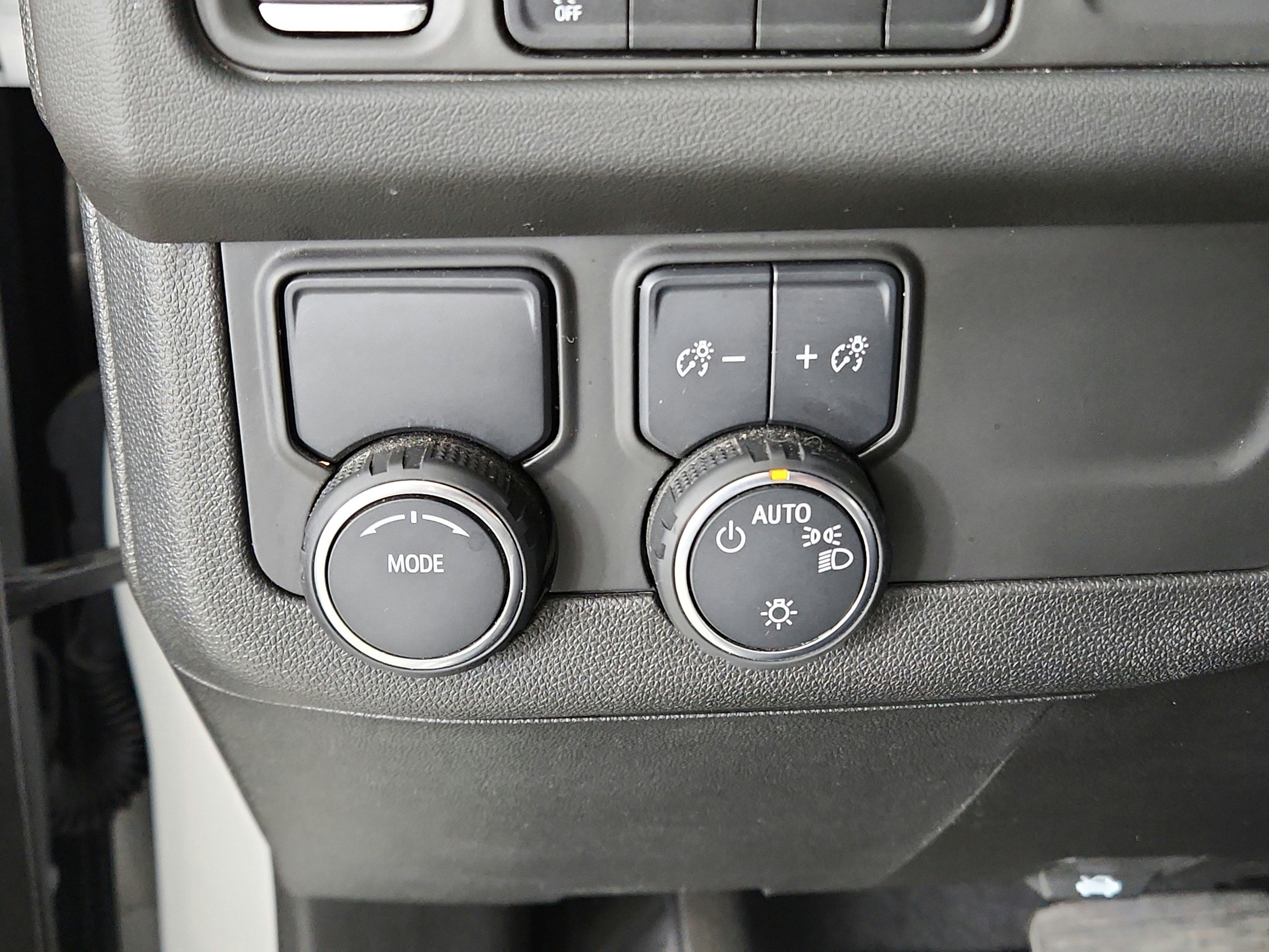 2023 Chevrolet Suburban 2WD Premier