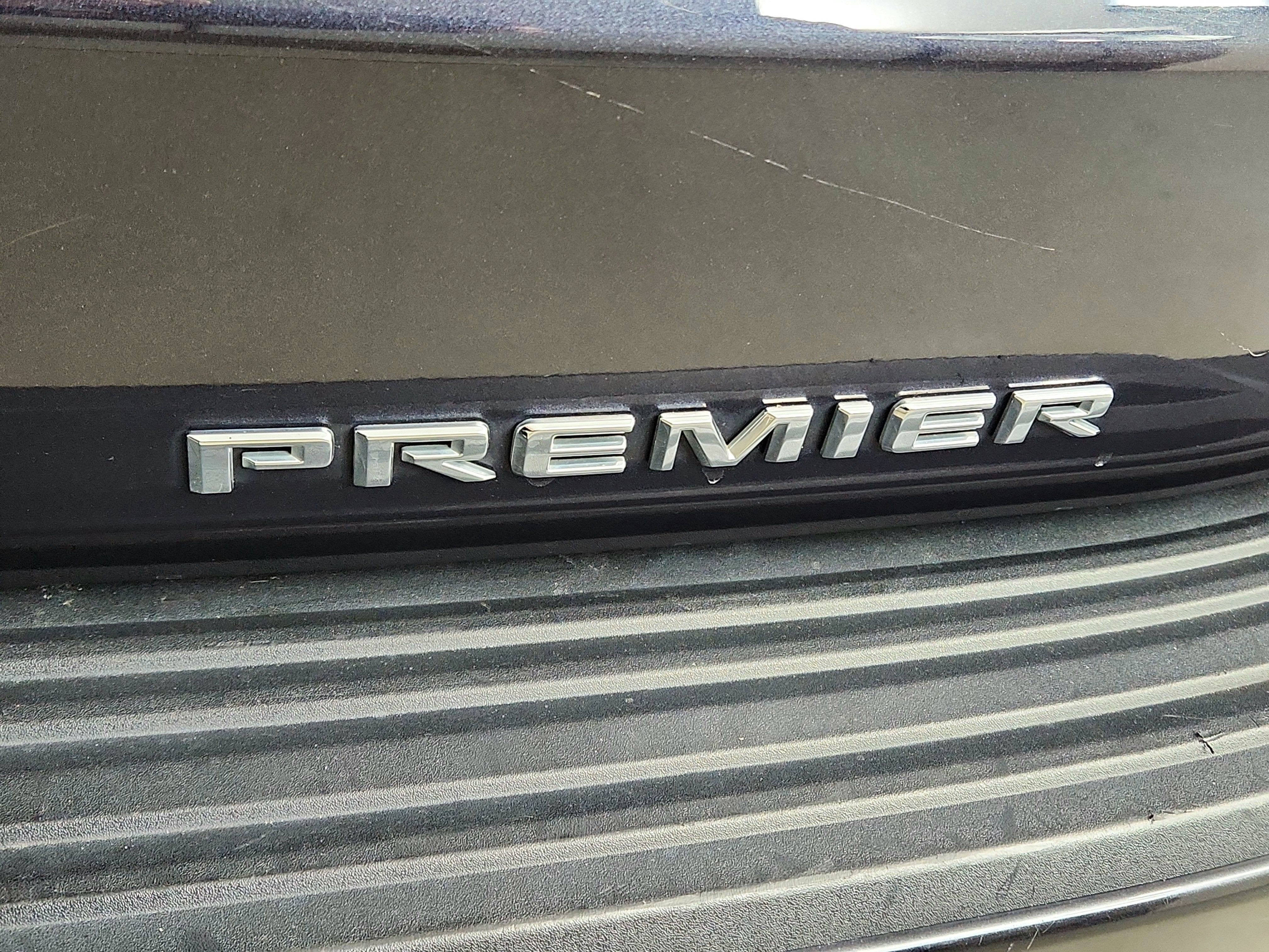 2023 Chevrolet Suburban 2WD Premier
